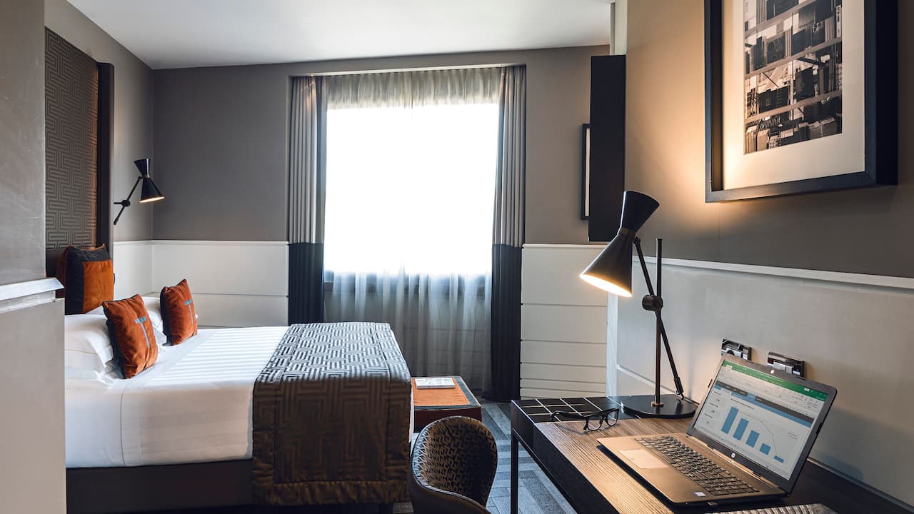 The Tribune King Bed Premier Room