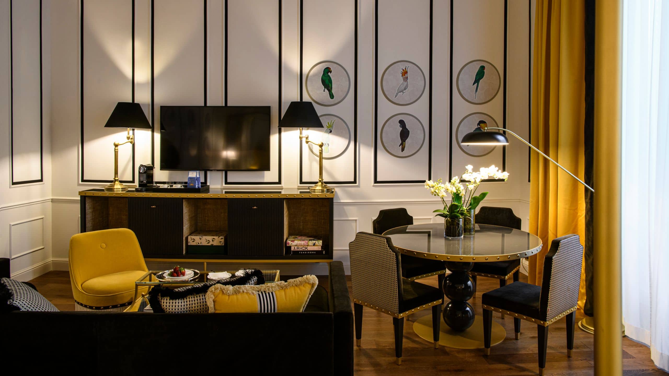 2 de 2 IL Tornabuoni Hotel Lucrezia Suite Queen Bed Design