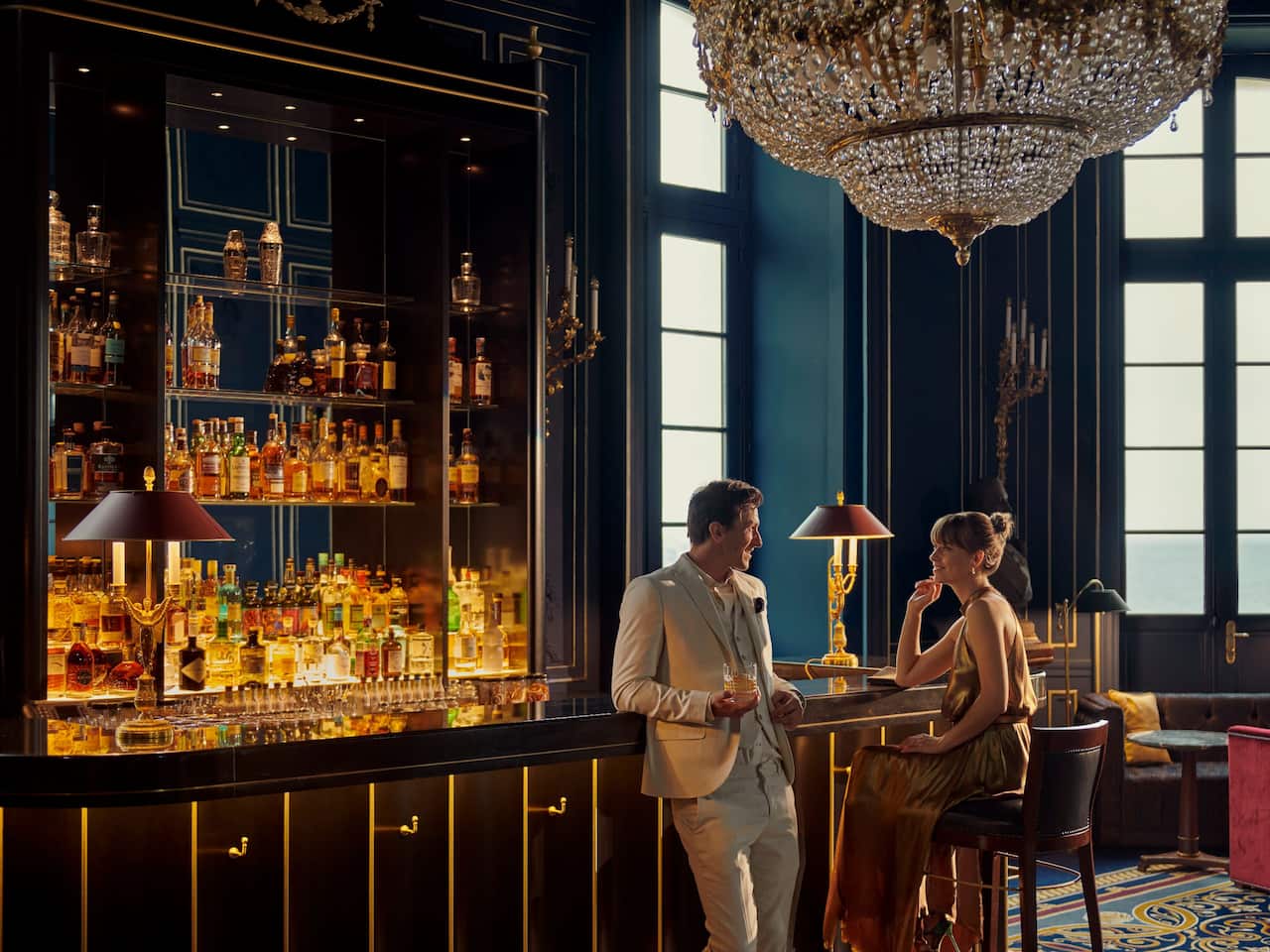 Bar Napoleon III Lustre Chic à l'hôtel du Palais Biarritz