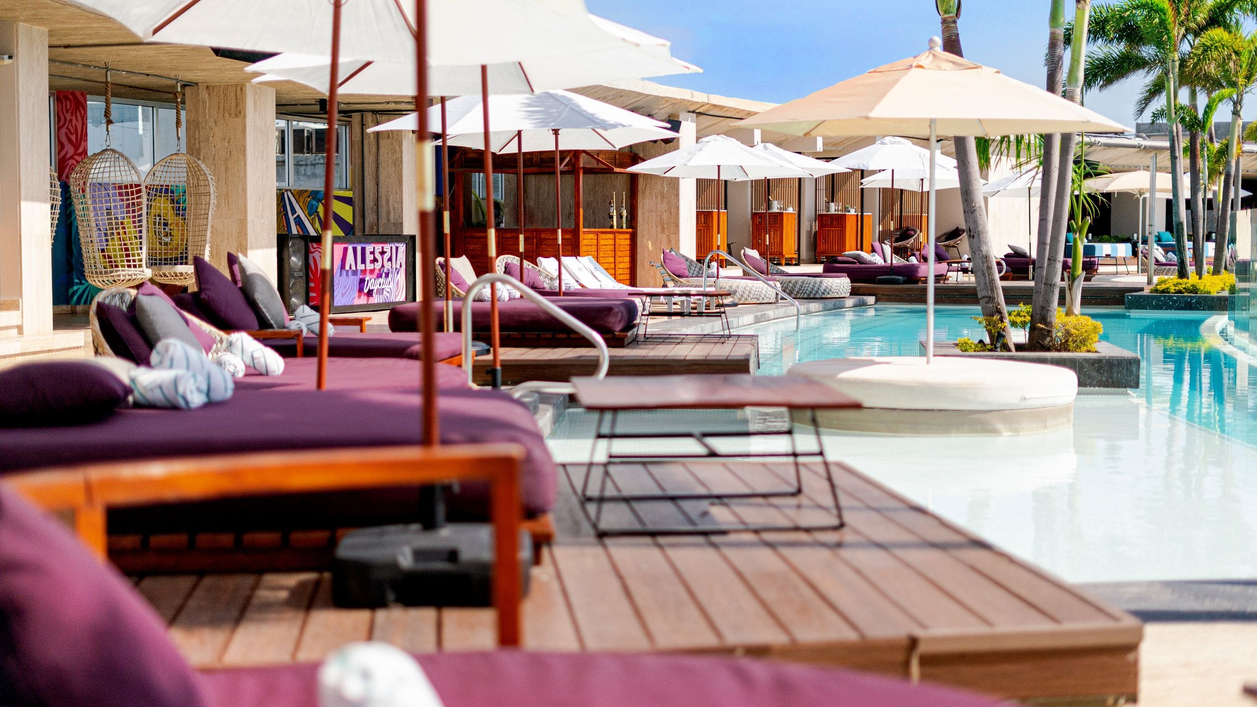 Thompson Playa del Carmen Main House Alessia Sunbeds