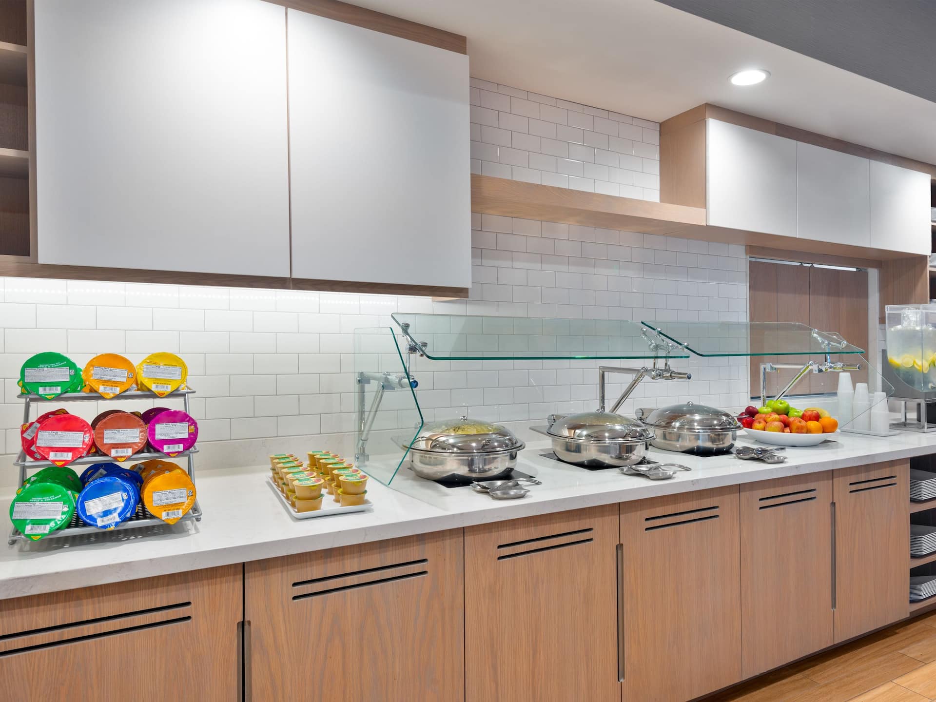 Hyatt House Tampa Airport / Westshore Breakfast Serving