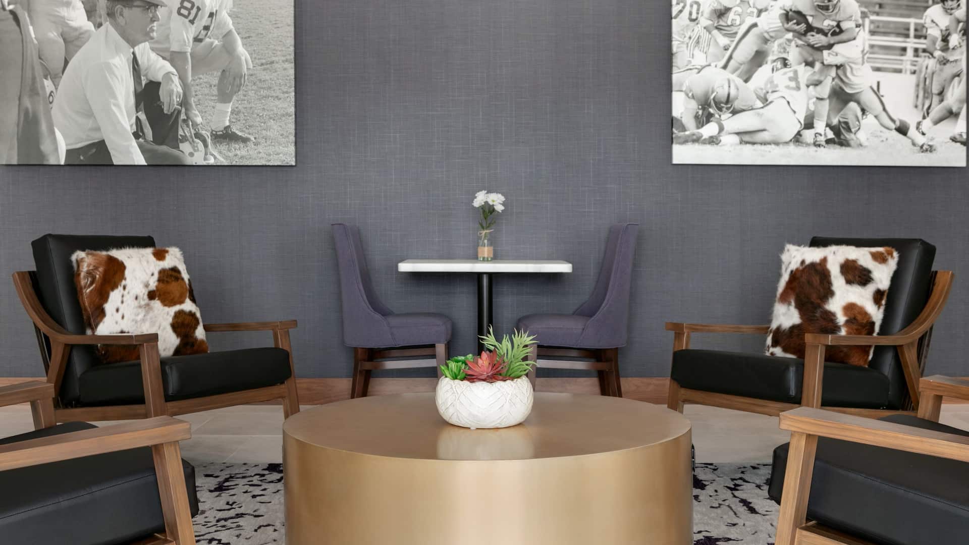 Hyatt Place Fort Worth / TCU Lobby Seating