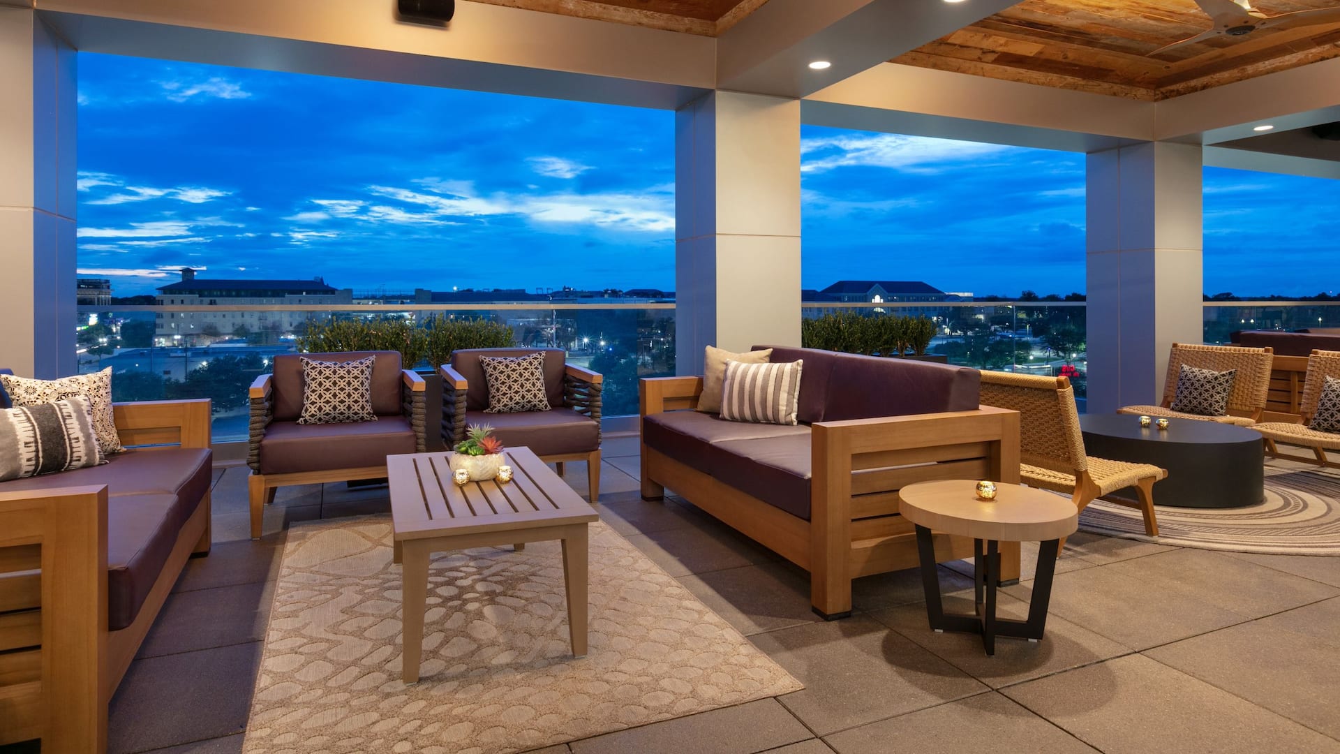 Hyatt Place Fort Worth / TCU Lot 12 Rooftop Bar Evening View