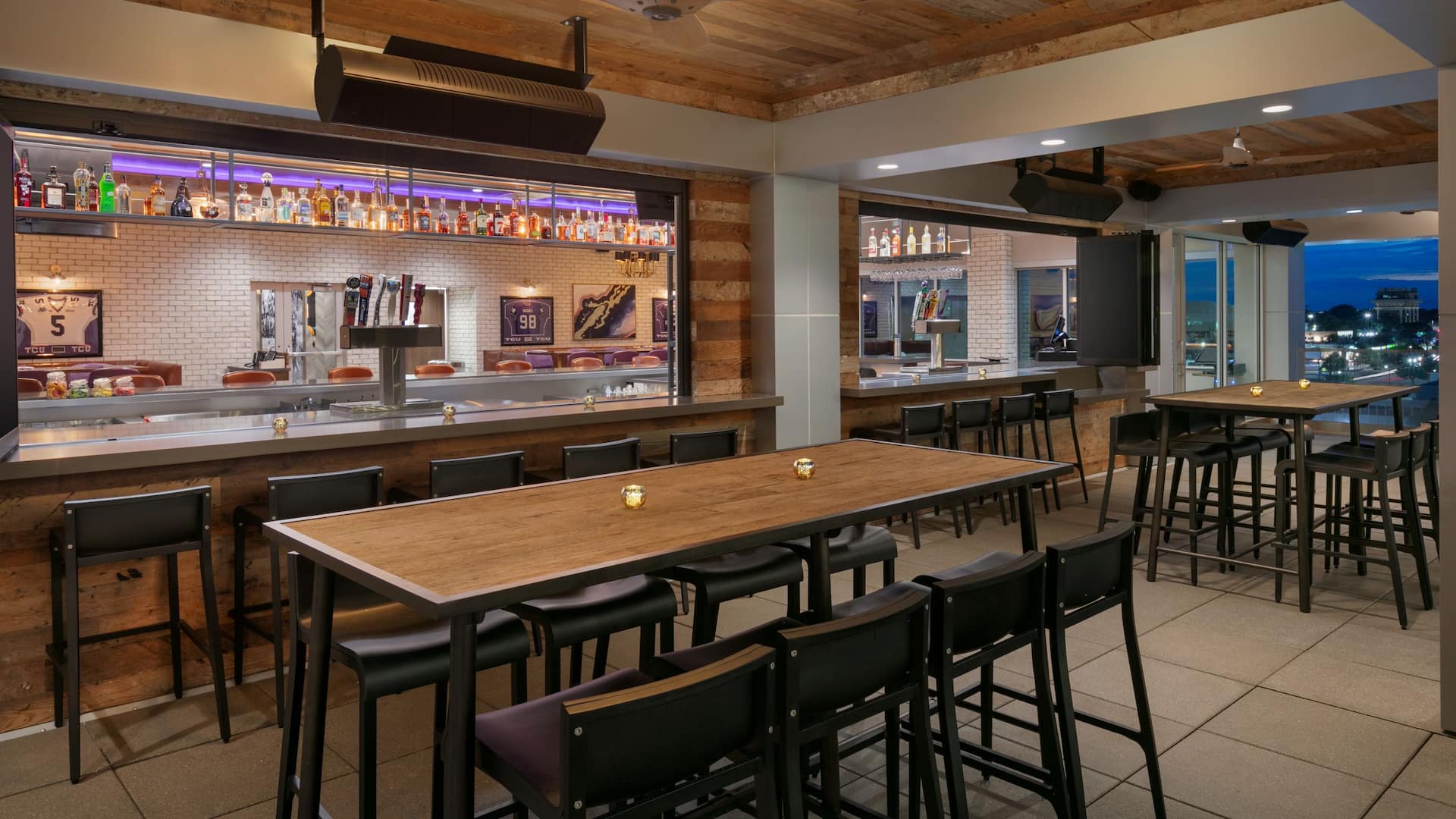 Hyatt Place Fort Worth / TCU Lot 12 Rooftop Bar Seating