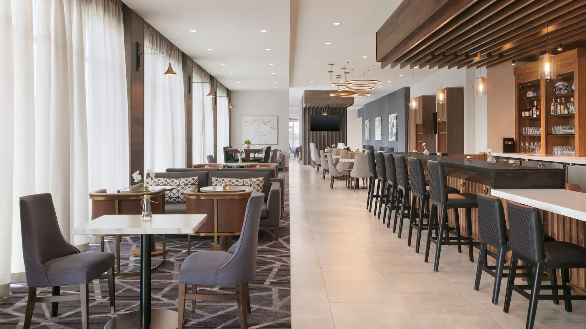 Hyatt Place Fort Worth / TCU Bar Seating Layout