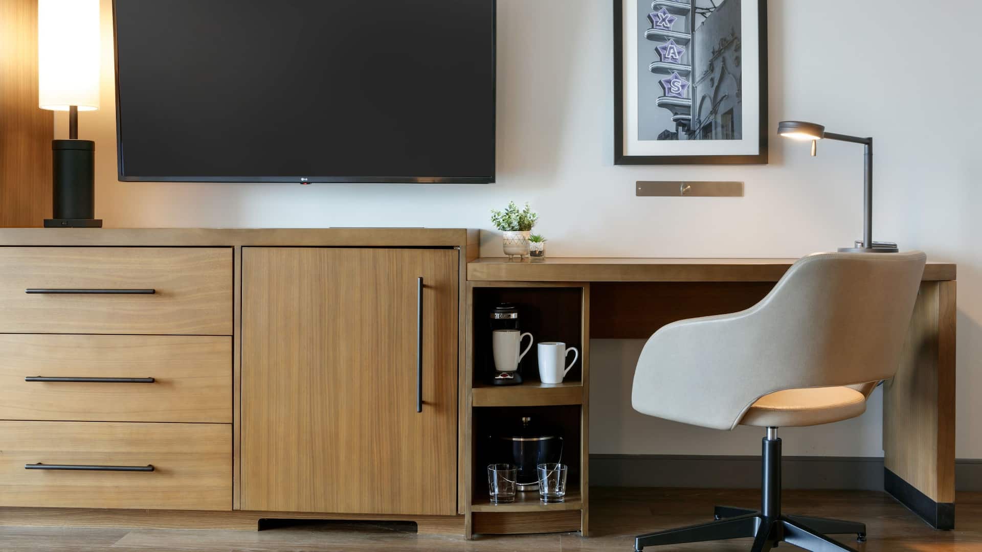 Hyatt Place Fort Worth / TCU King Accessible Desk