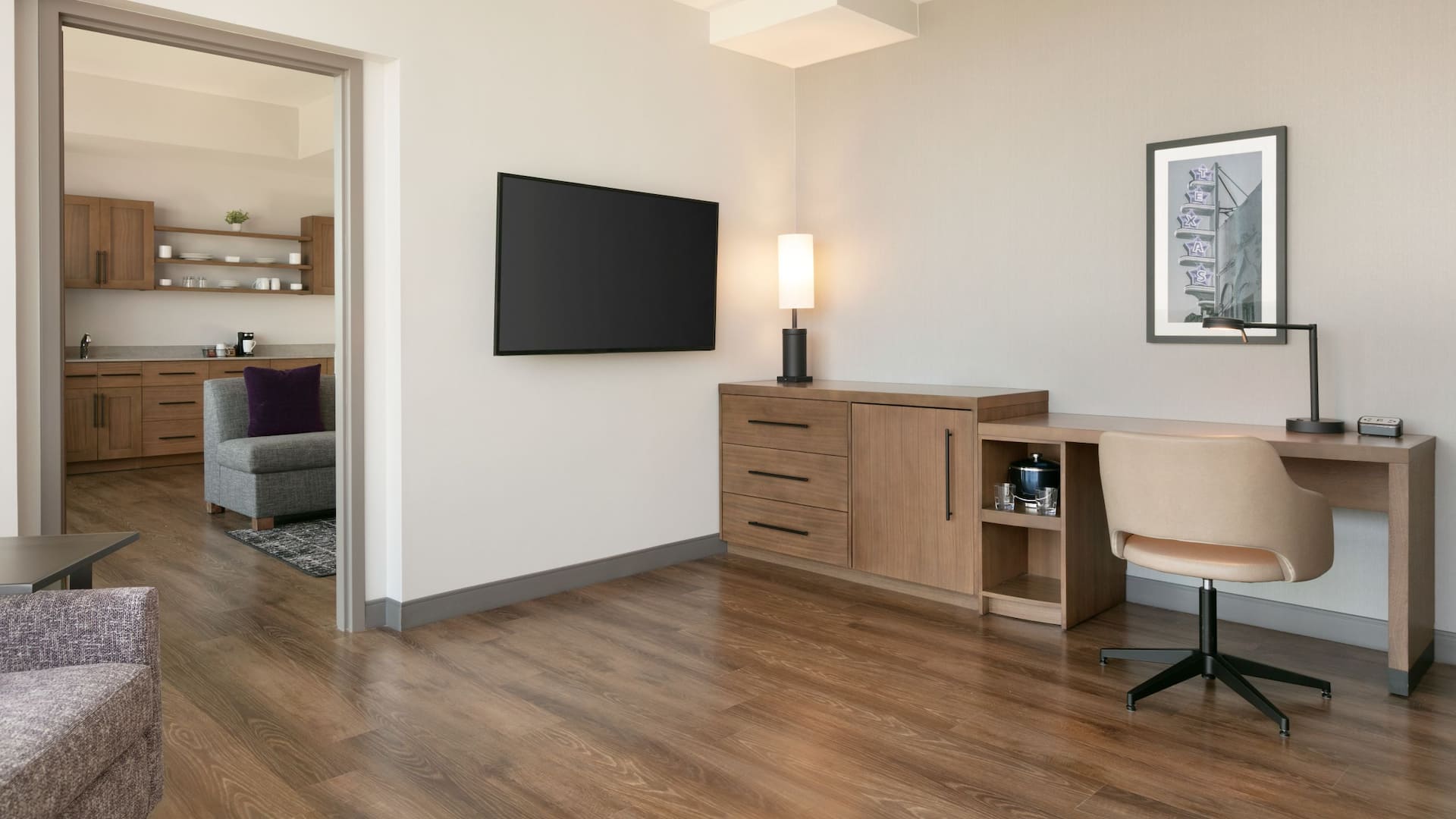 Hyatt Place Fort Worth / TCU Standard Suite Desk