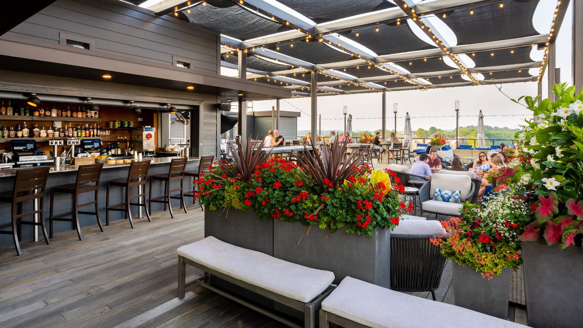 Hyatt Place Knoxville / Downtown Five Thirty Rooftop Terrace Daytime