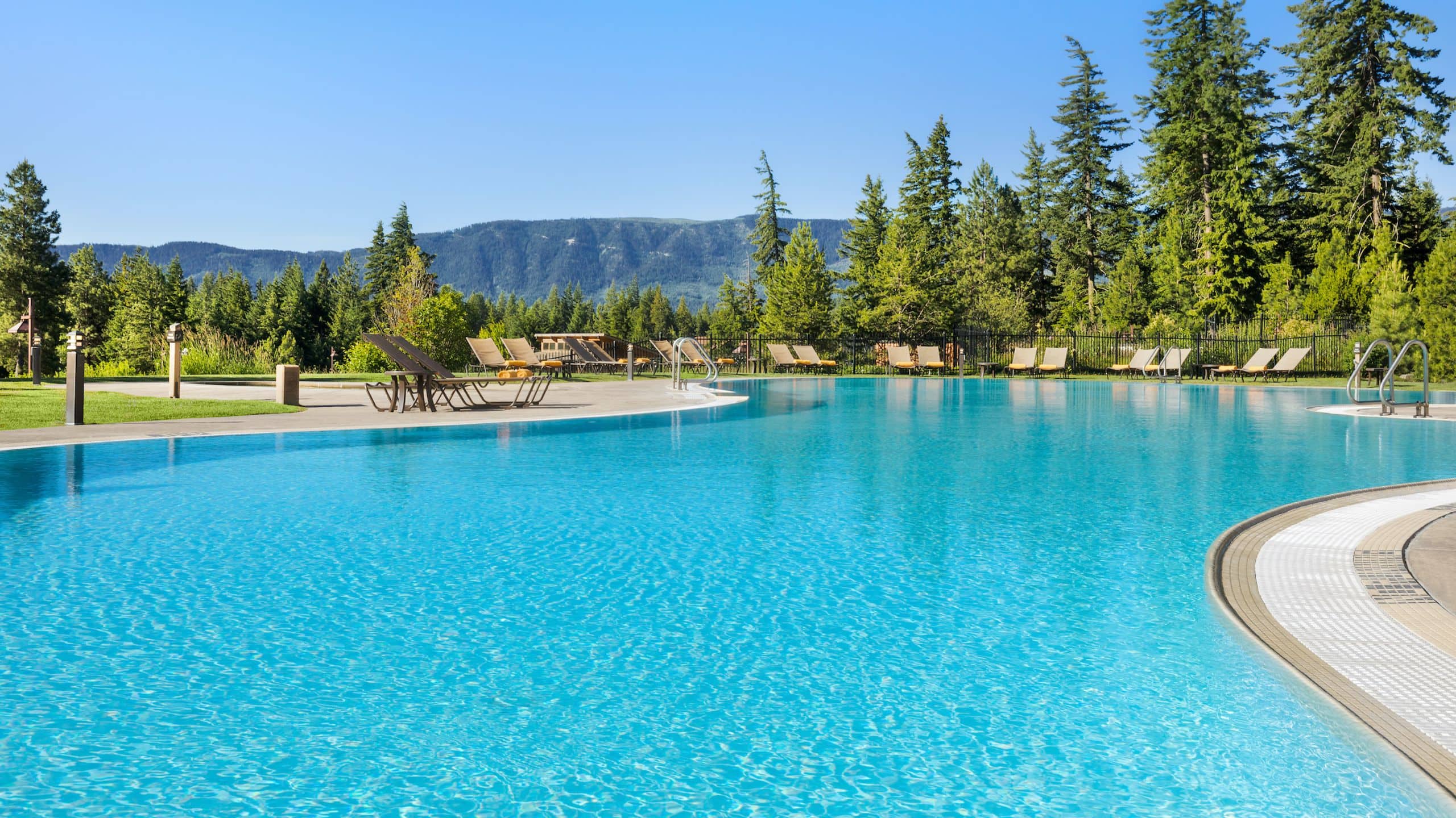 Suncadia Resort Pool Wide View
