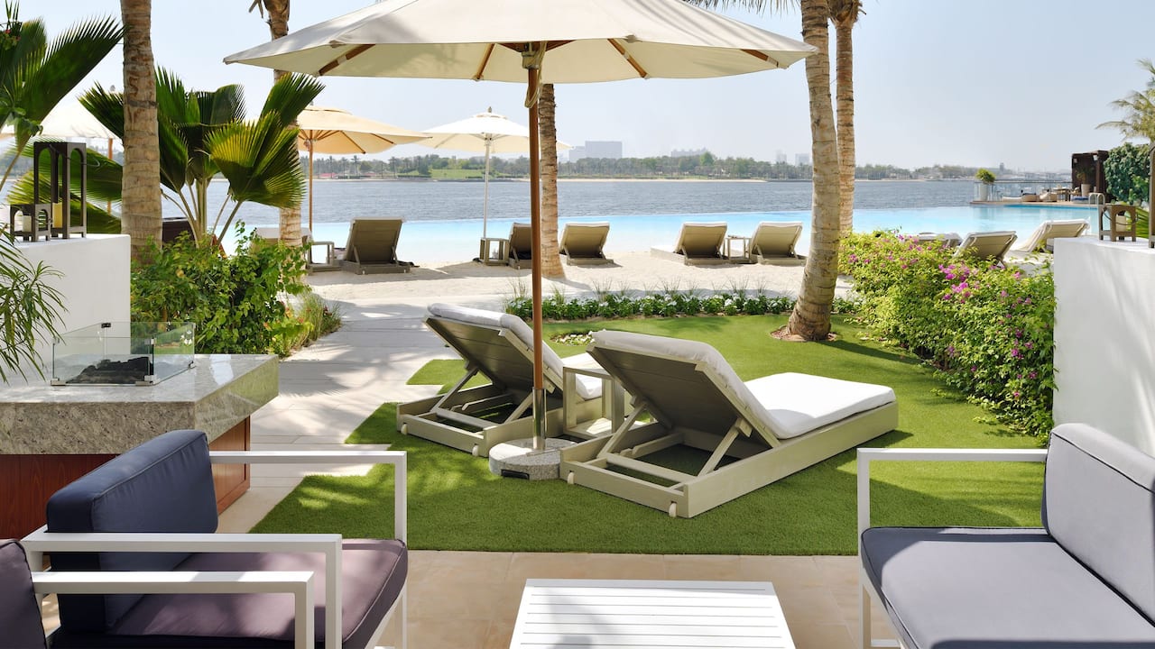 Lagoon Beach Suite Patio