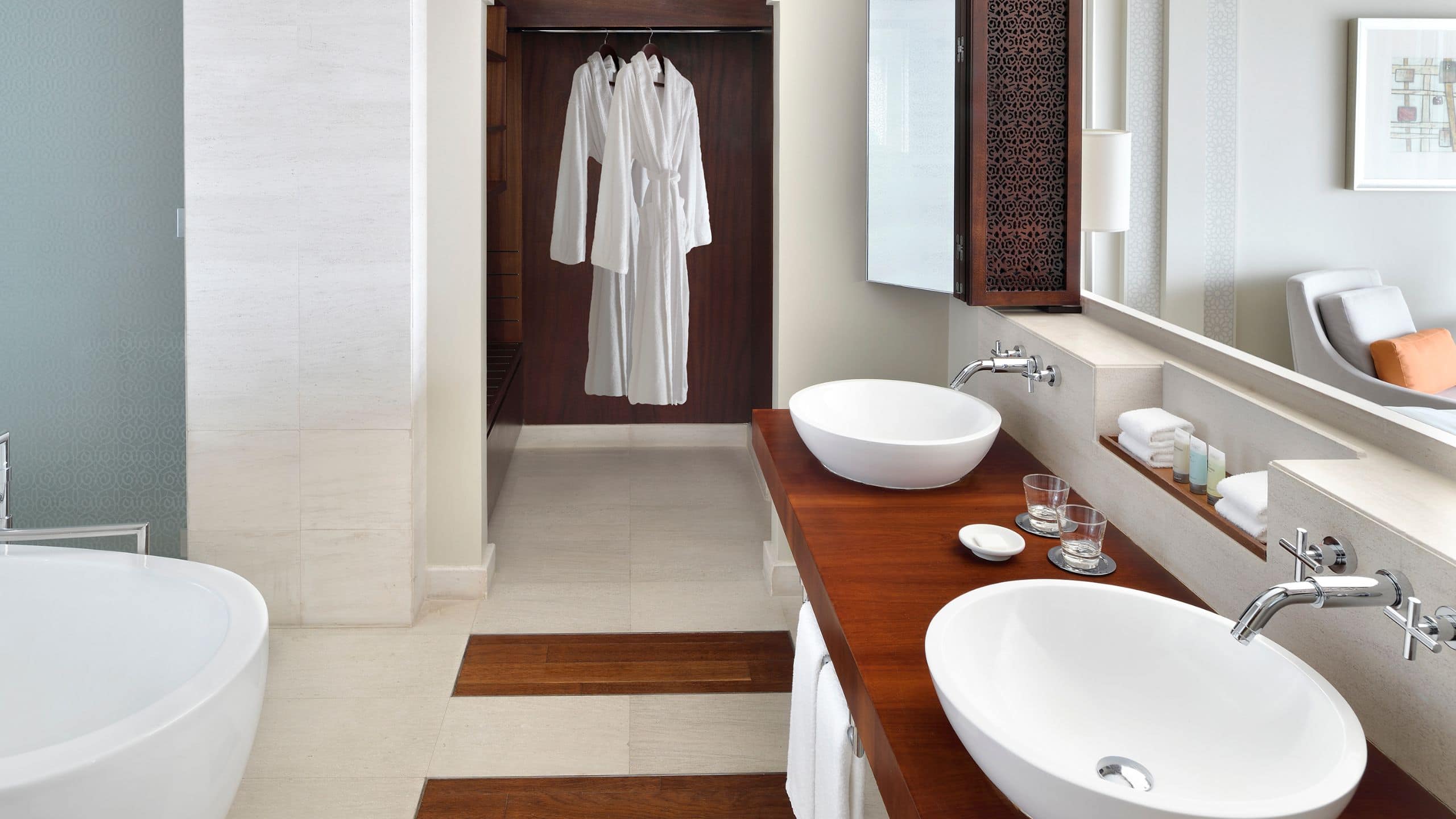 4 of 4 Park Hyatt Dubai Park King Bathroom