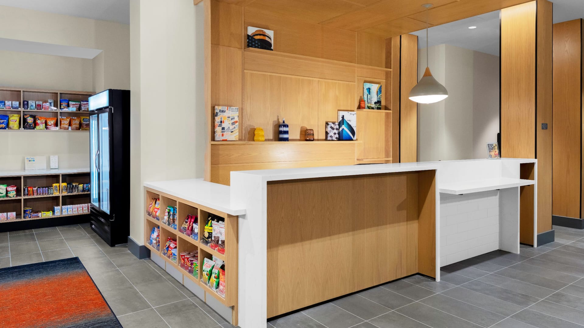 Hyatt House The Woodlands / Shenandoah Front Desk