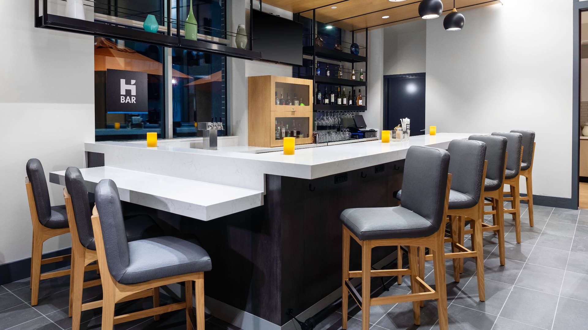 Hyatt House The Woodlands / Shenandoah H Bar