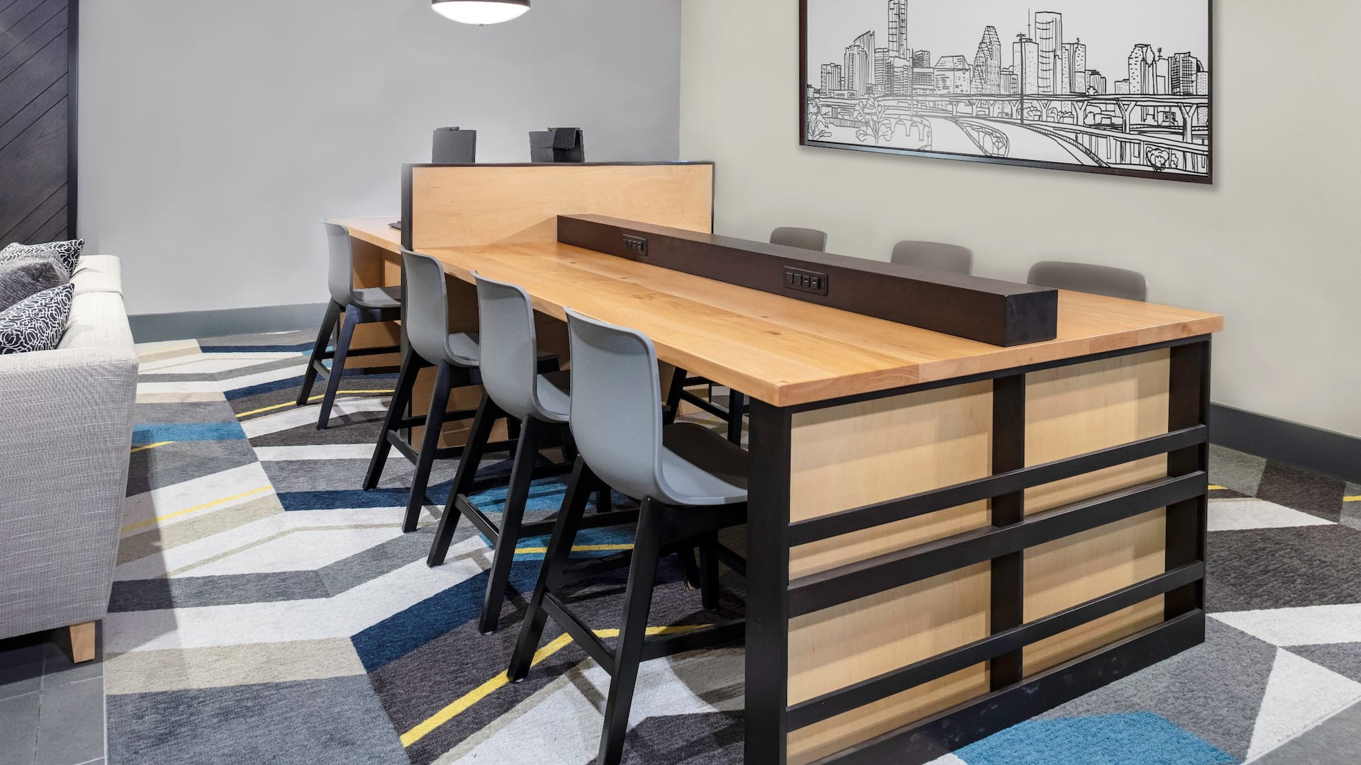Hyatt House The Woodlands / Shenandoah Business Center