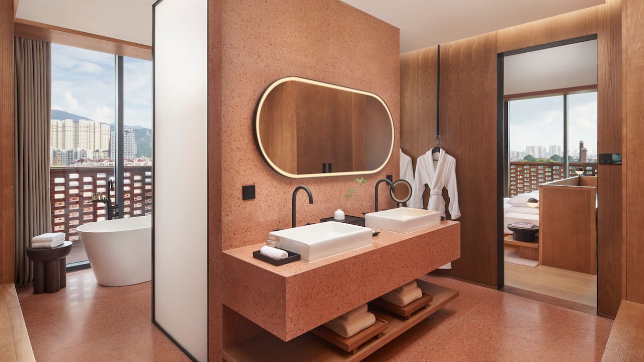 Chuan Suite Bathroom