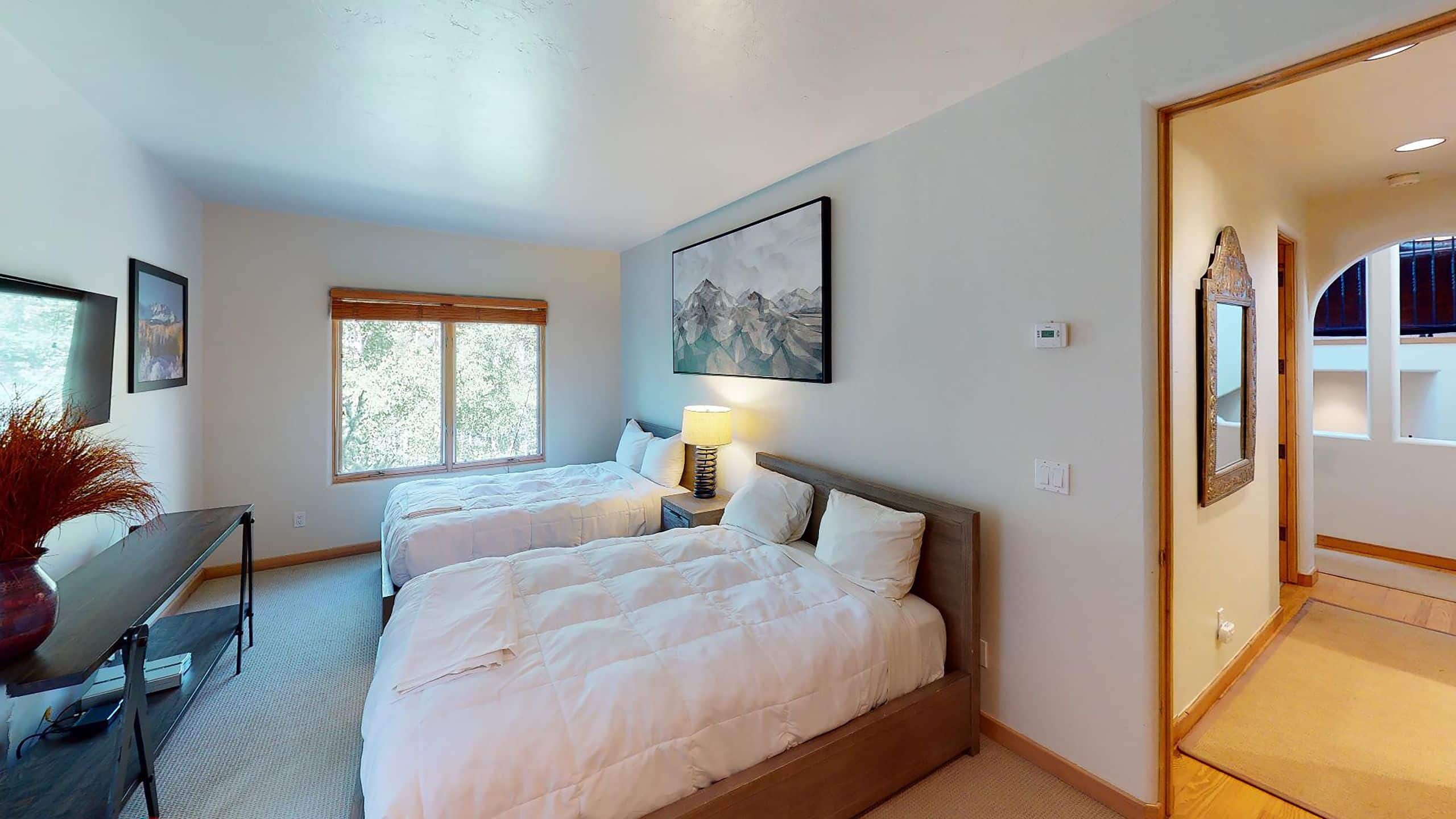 6 de 8 Vail Residences at Cascade Village Fox Trail Two Double Beds Layout