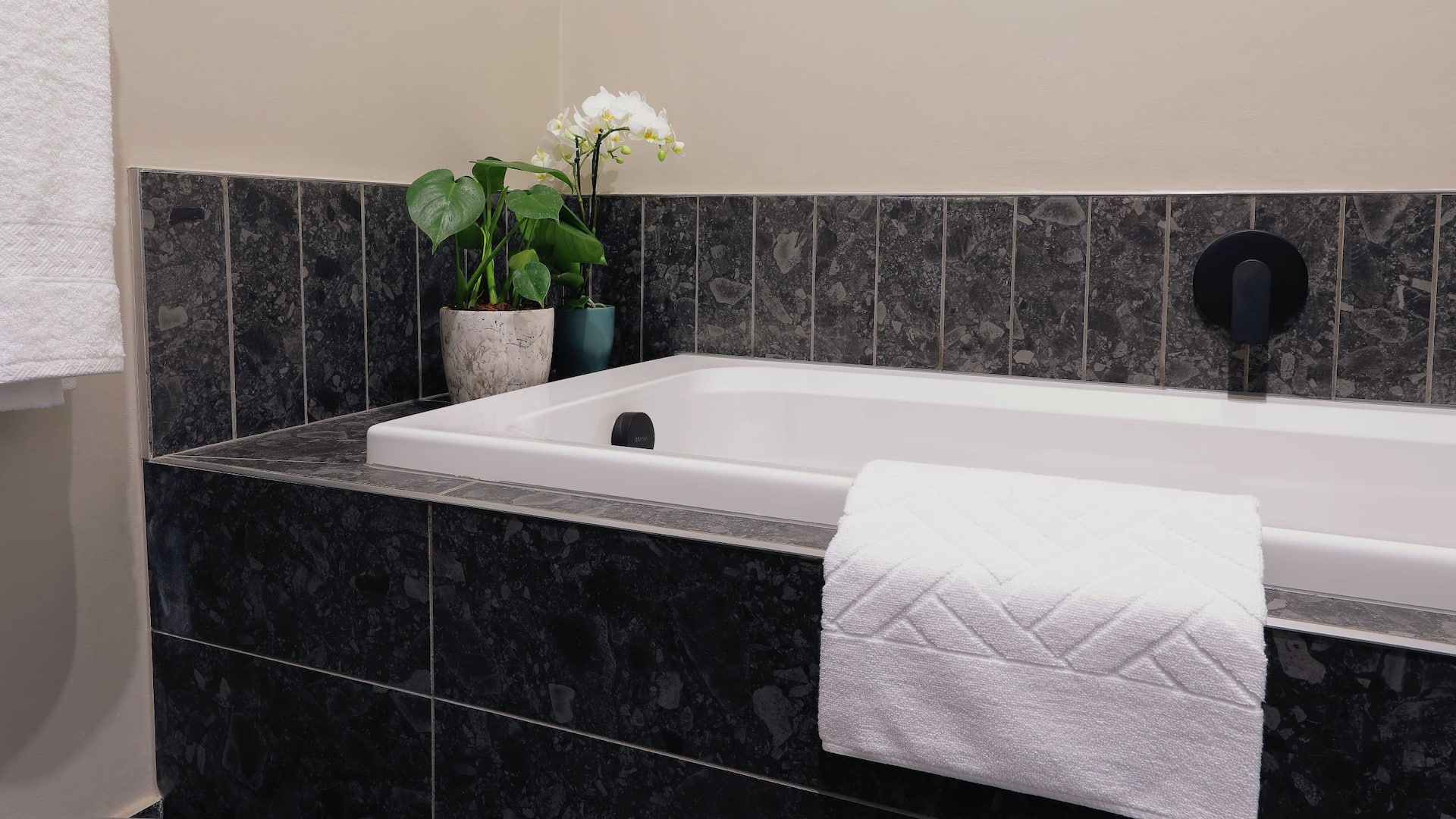 4 de 6 Hyatt House Johannesburg Sandton Two Bedroom King Bathroom
