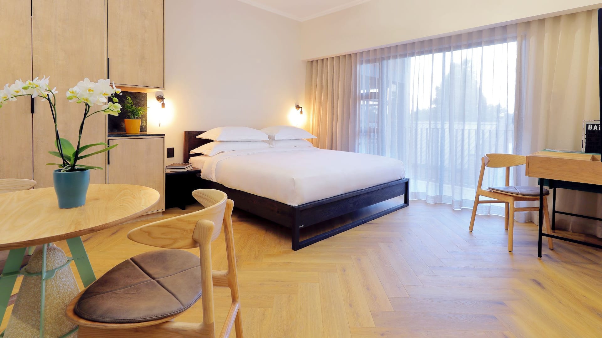 6 de 6 Hyatt House Johannesburg Sandton Family Suite Bedroom With Balcony