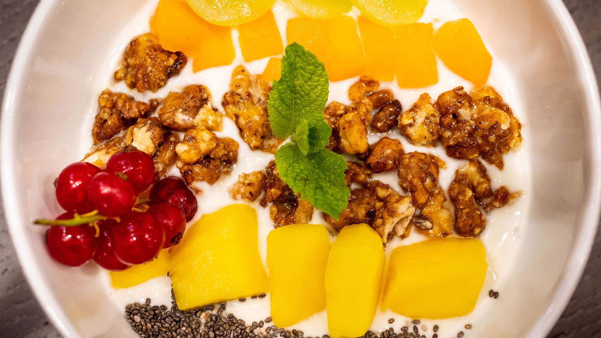 Hyatt Place Frankfurt Airport Muesli Close up