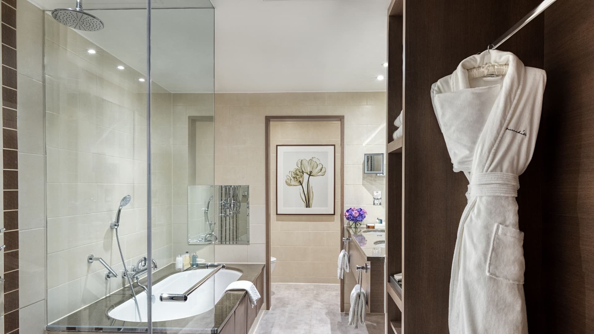 6 of 7 Hyatt Regency London - The Churchill Premium Balcony Suite Bathroom