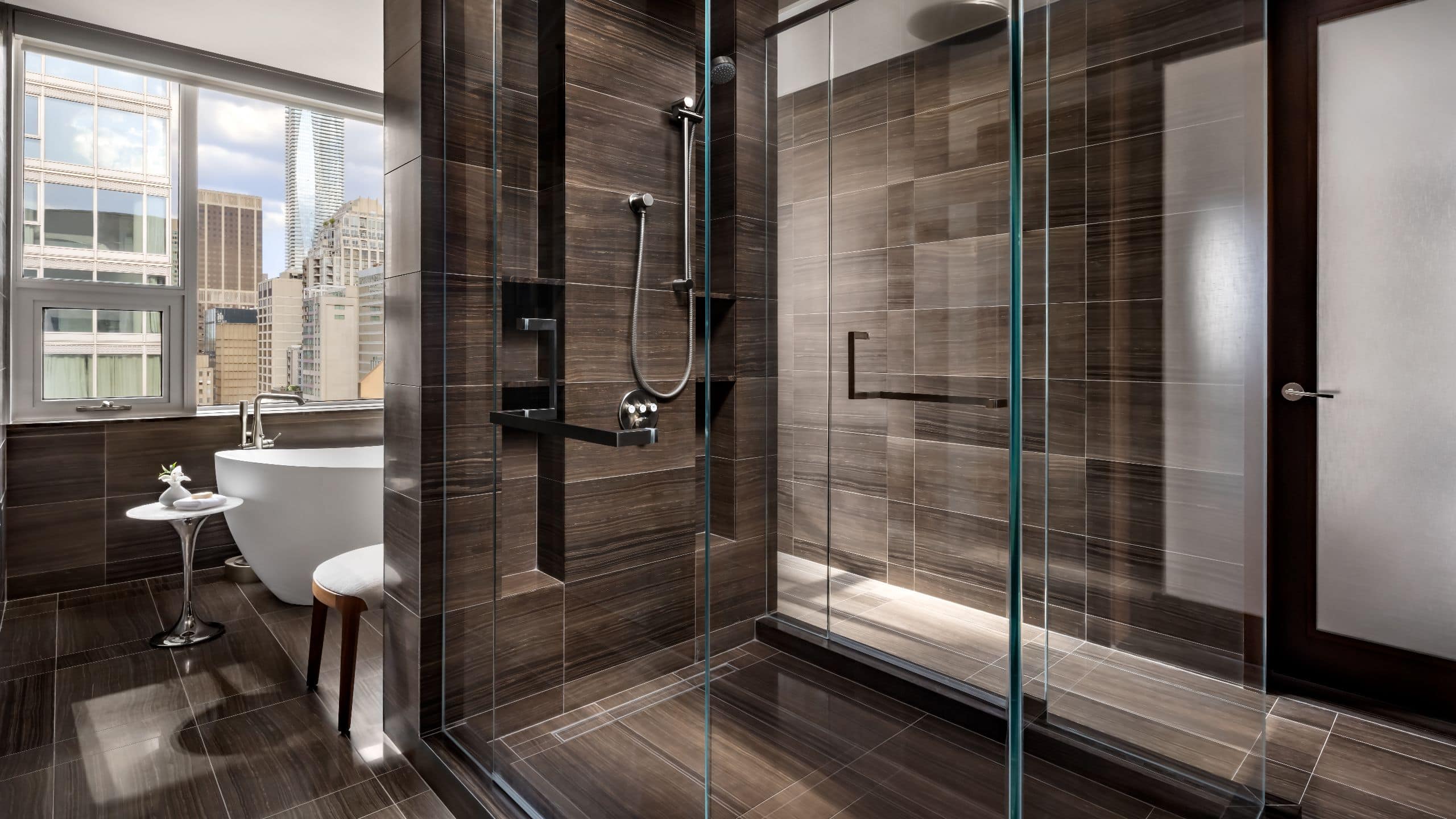 5 de 6 Park Hyatt Toronto Presidential Suite Master Bathroom