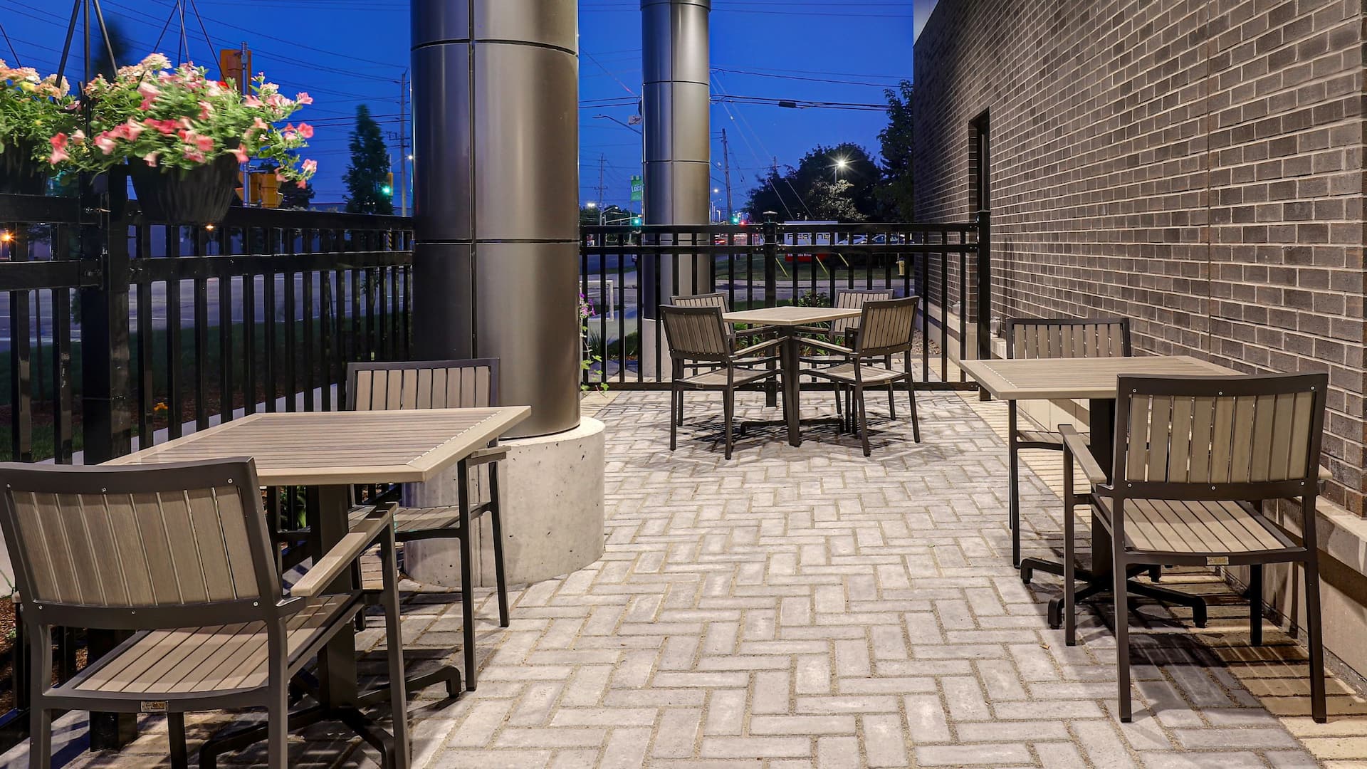 Hyatt Place Ottawa - West Patio Evening
