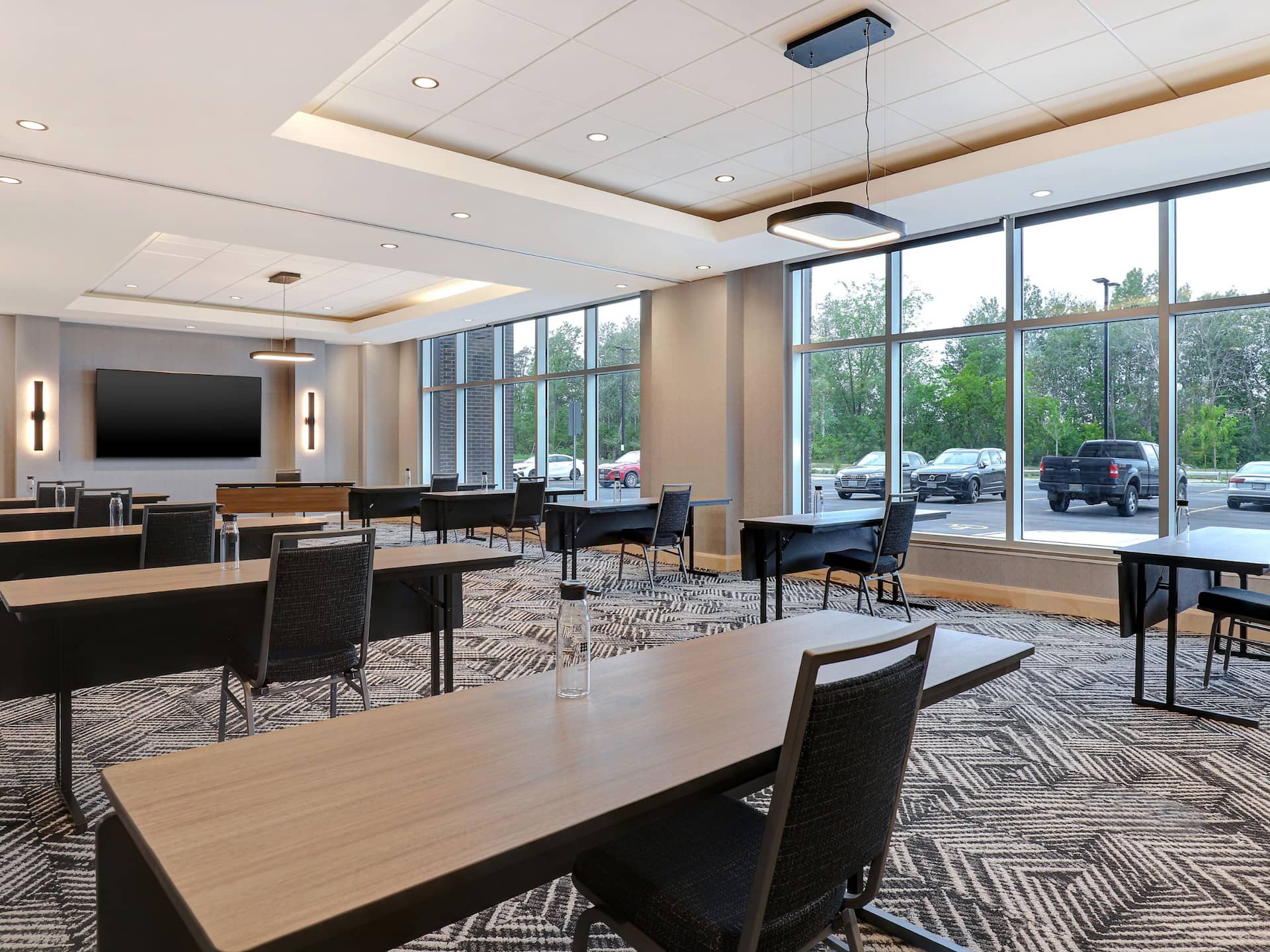 Hyatt Place Ottawa - West River Room Social Distance Classroom