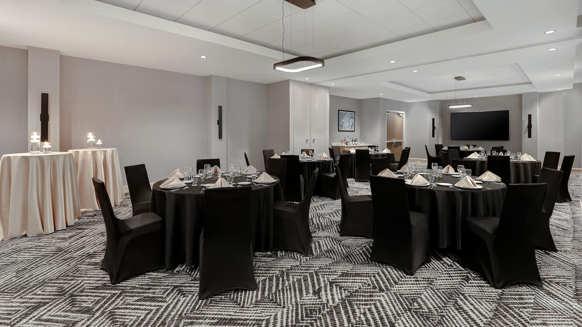 Hyatt Place Ottawa - West River Room Wedding