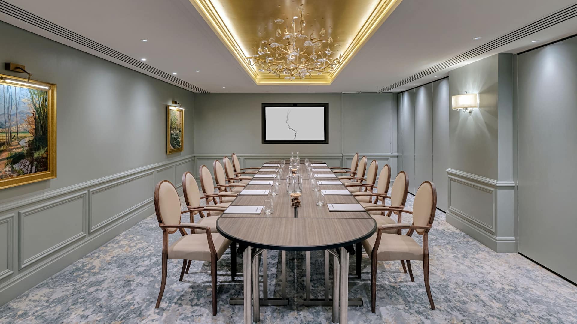 Hyatt Regency London - The Churchill Studio I Boardroom Setup With Screen