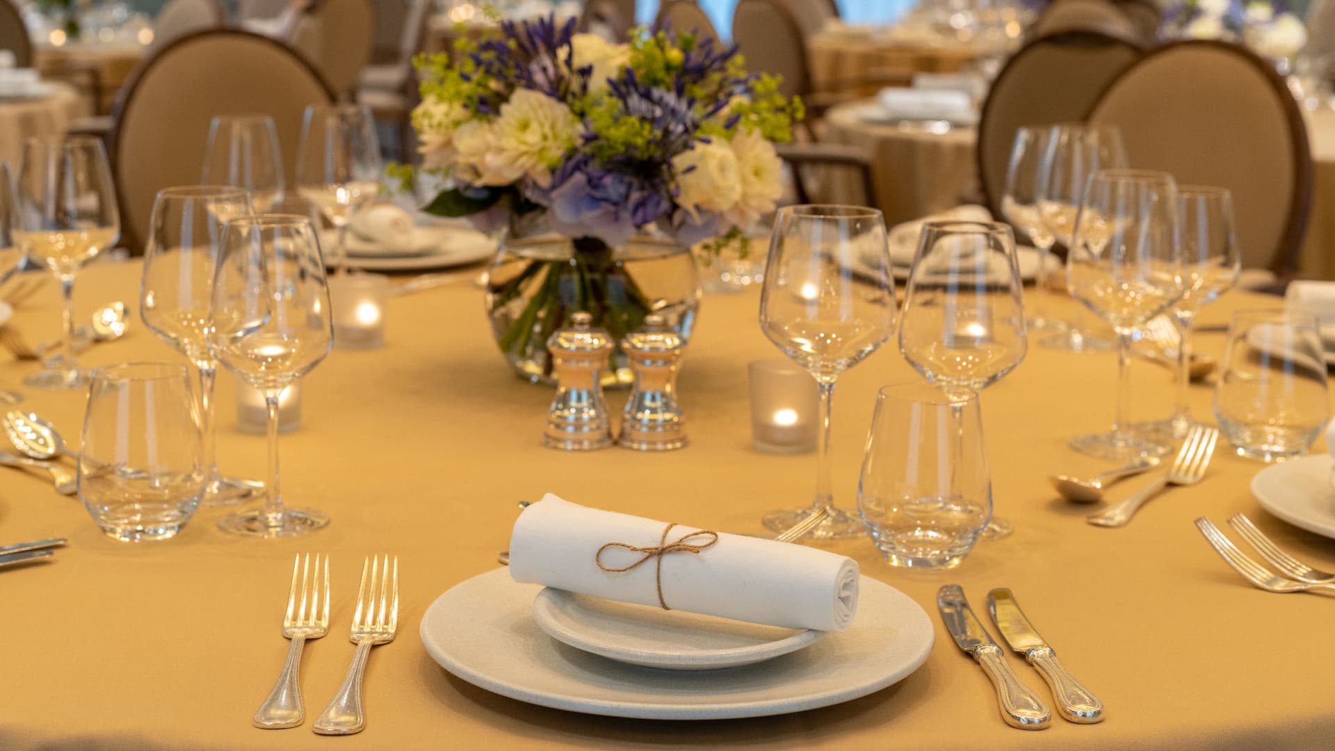 Hyatt Regency London - The Churchill Plated Dinner Setup