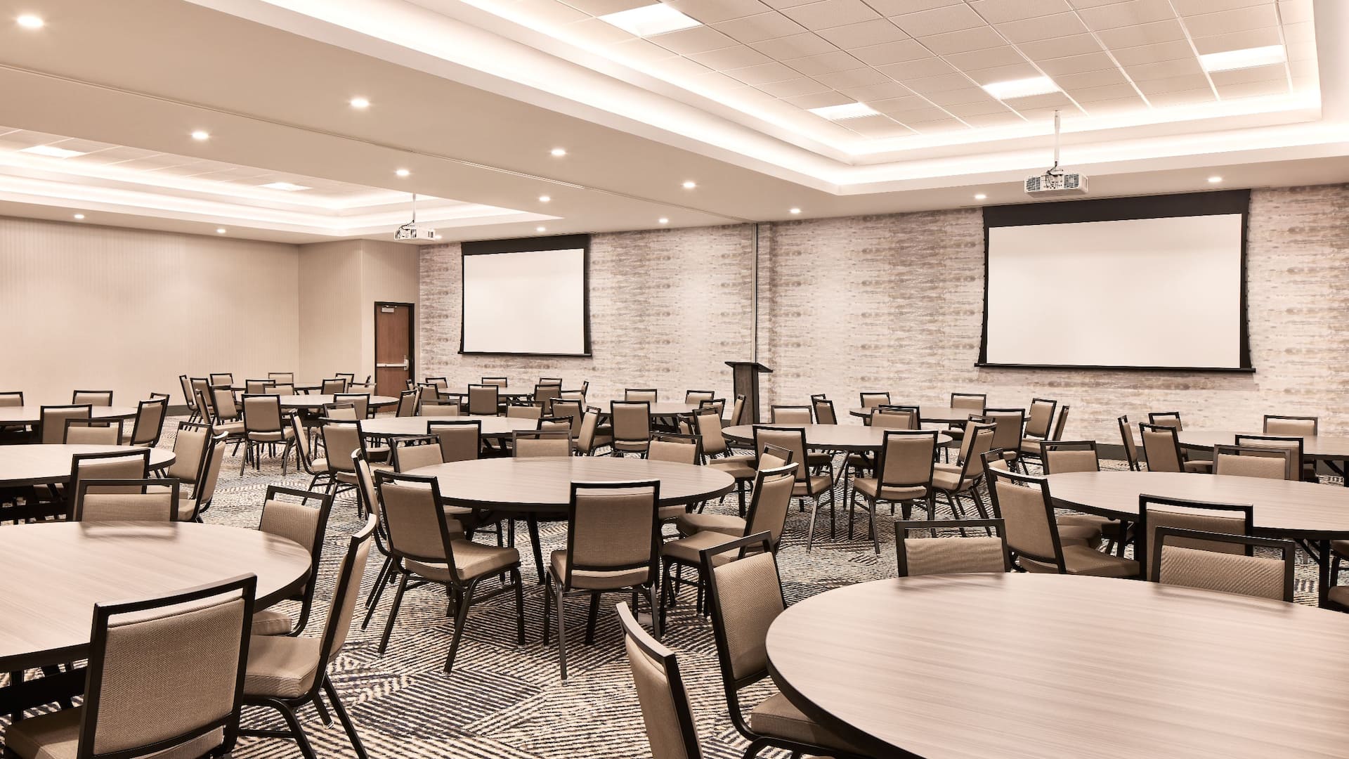 Hyatt Place Phoenix / Downtown Ballroom Rounds