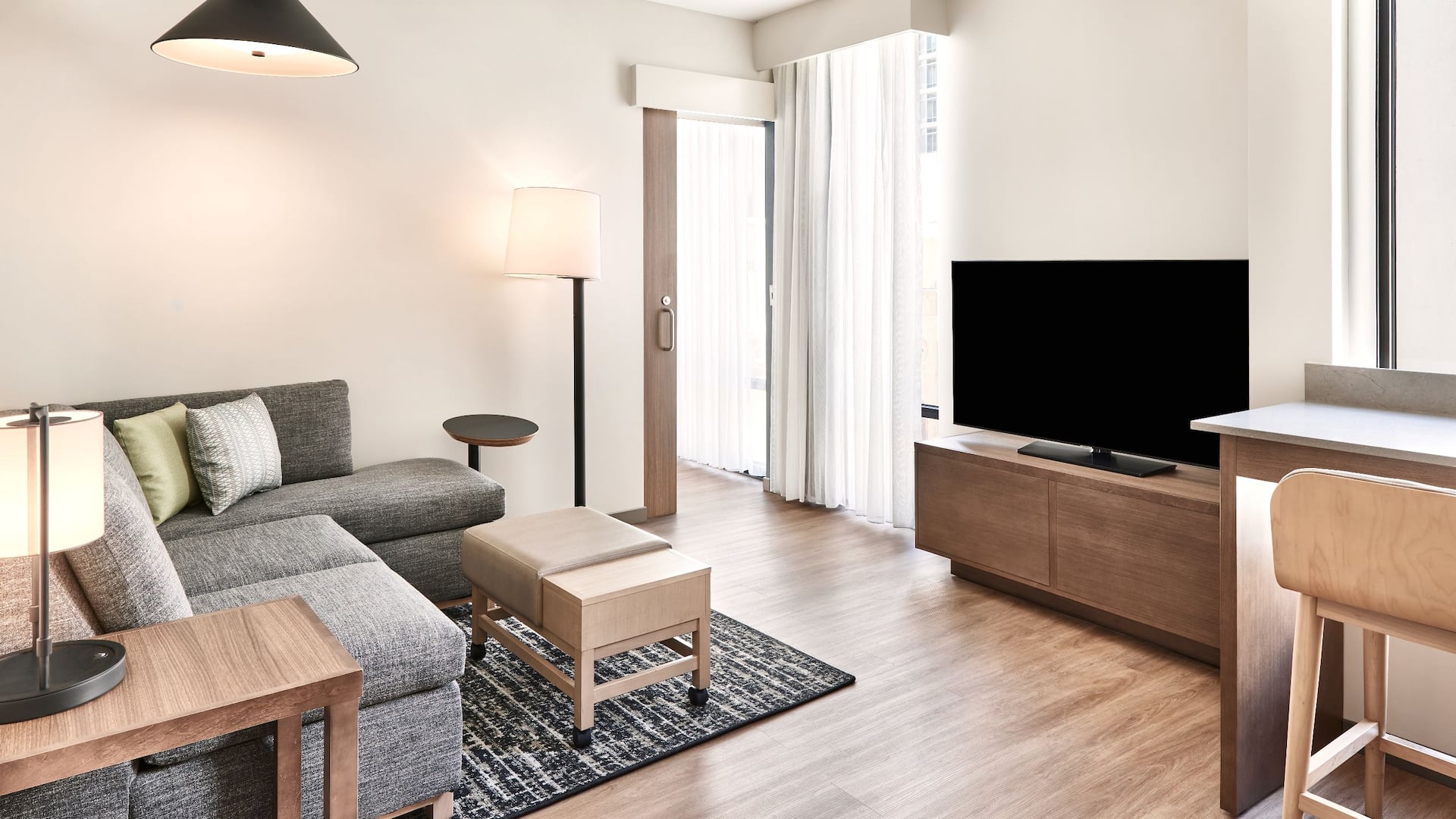 Hyatt Place Phoenix / Downtown Suite Living Room