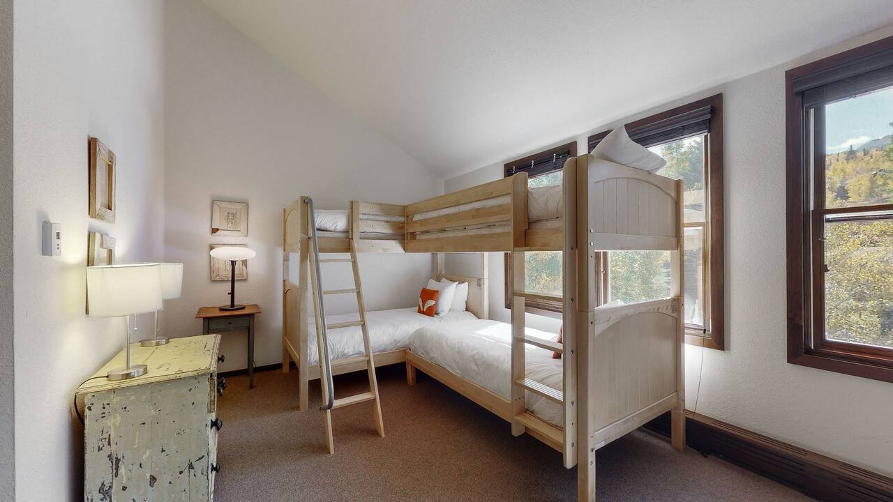Residence 26 Bunk Bedroom