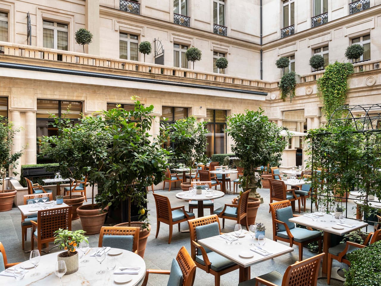 La Terrasse Café Jeanne Outdoor Patio - Park Hyatt Paris-Vendôme