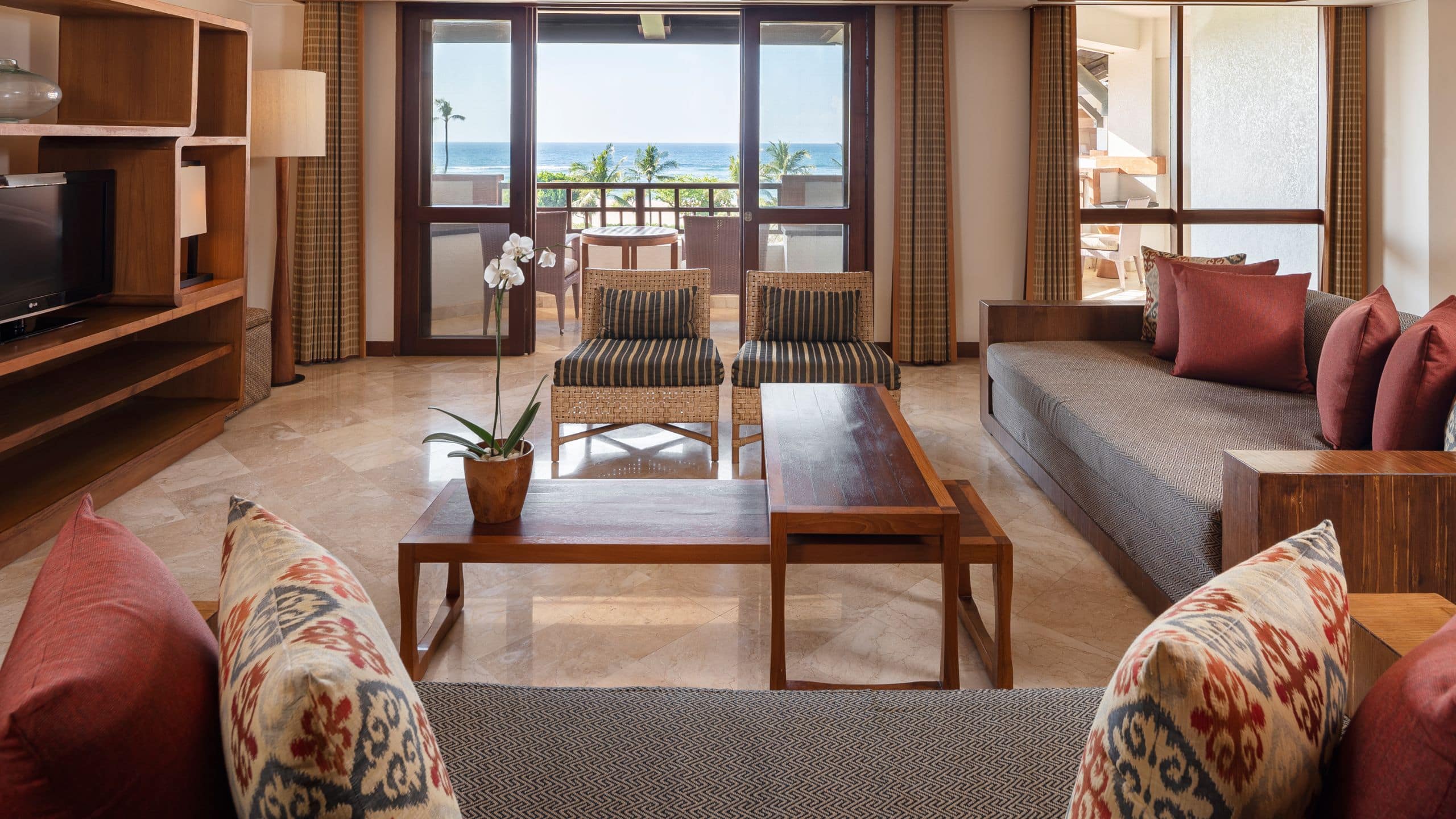 Grand Hyatt Bali Grand Executive Suite Living Room
