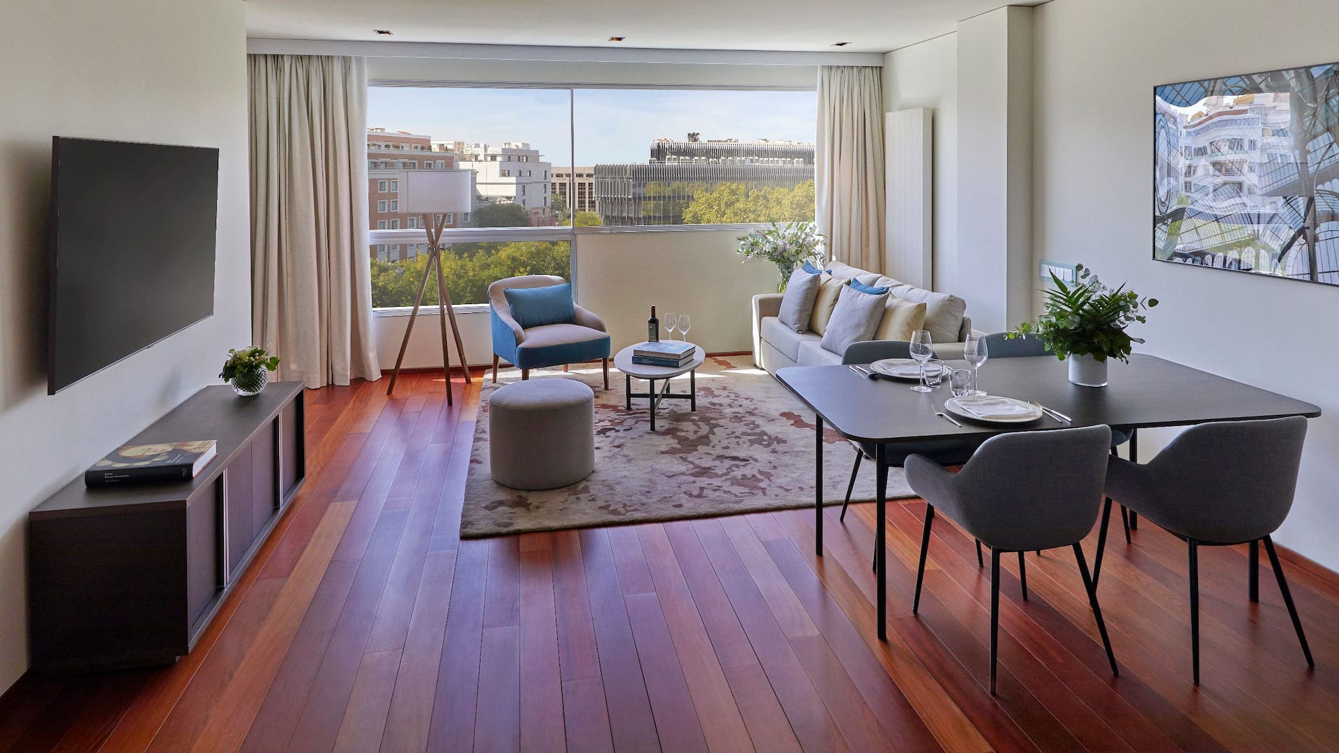 3/5 Hyatt Regency Madrid Residences One Bedroom Residence Living Room