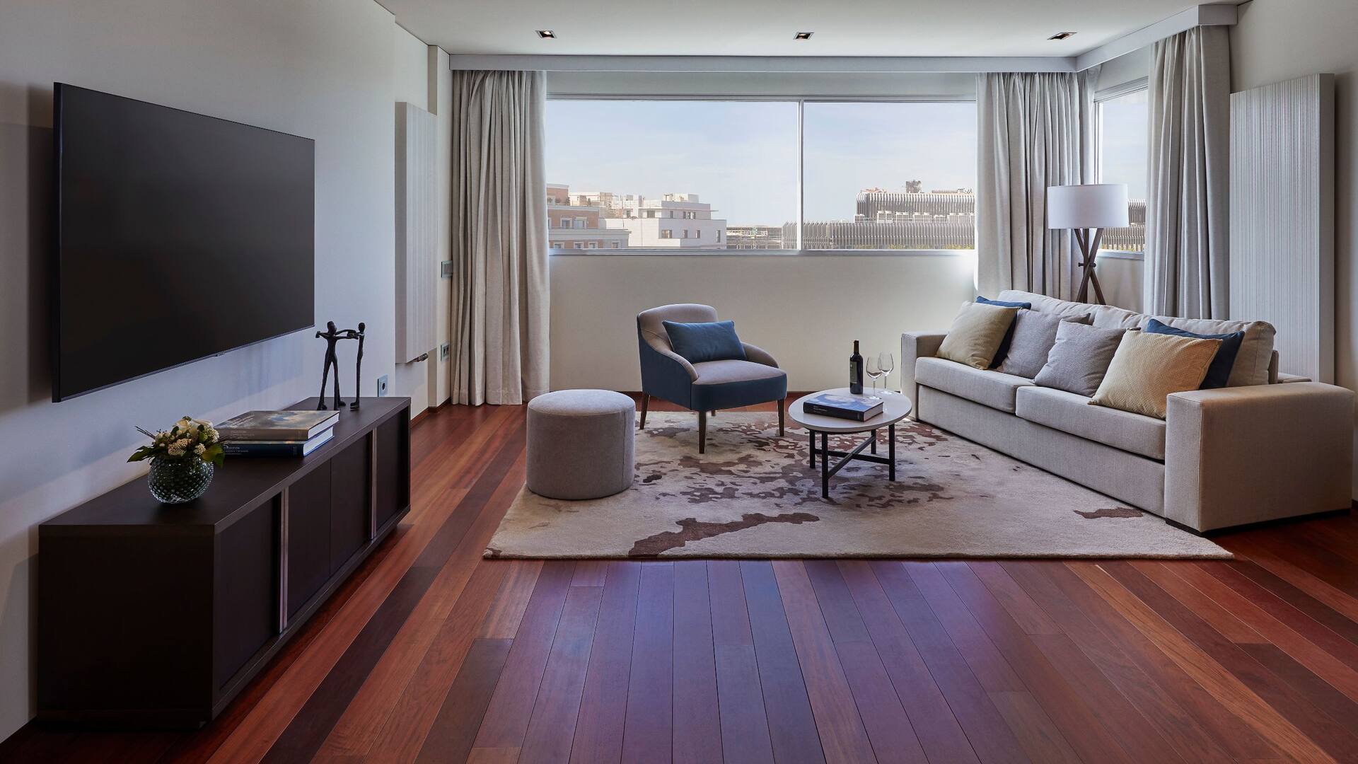 Hyatt Regency Madrid Residences Residence Living Room
