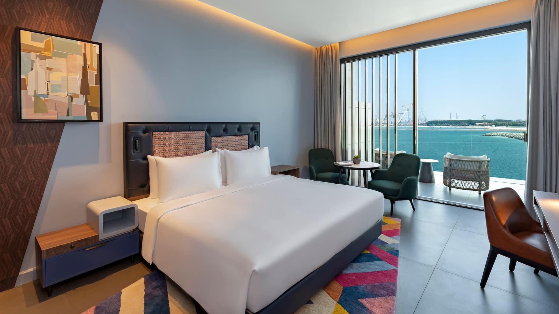 1 из 8 Hyatt Centric Jumeirah Dubai King Guestroom With Balcony
