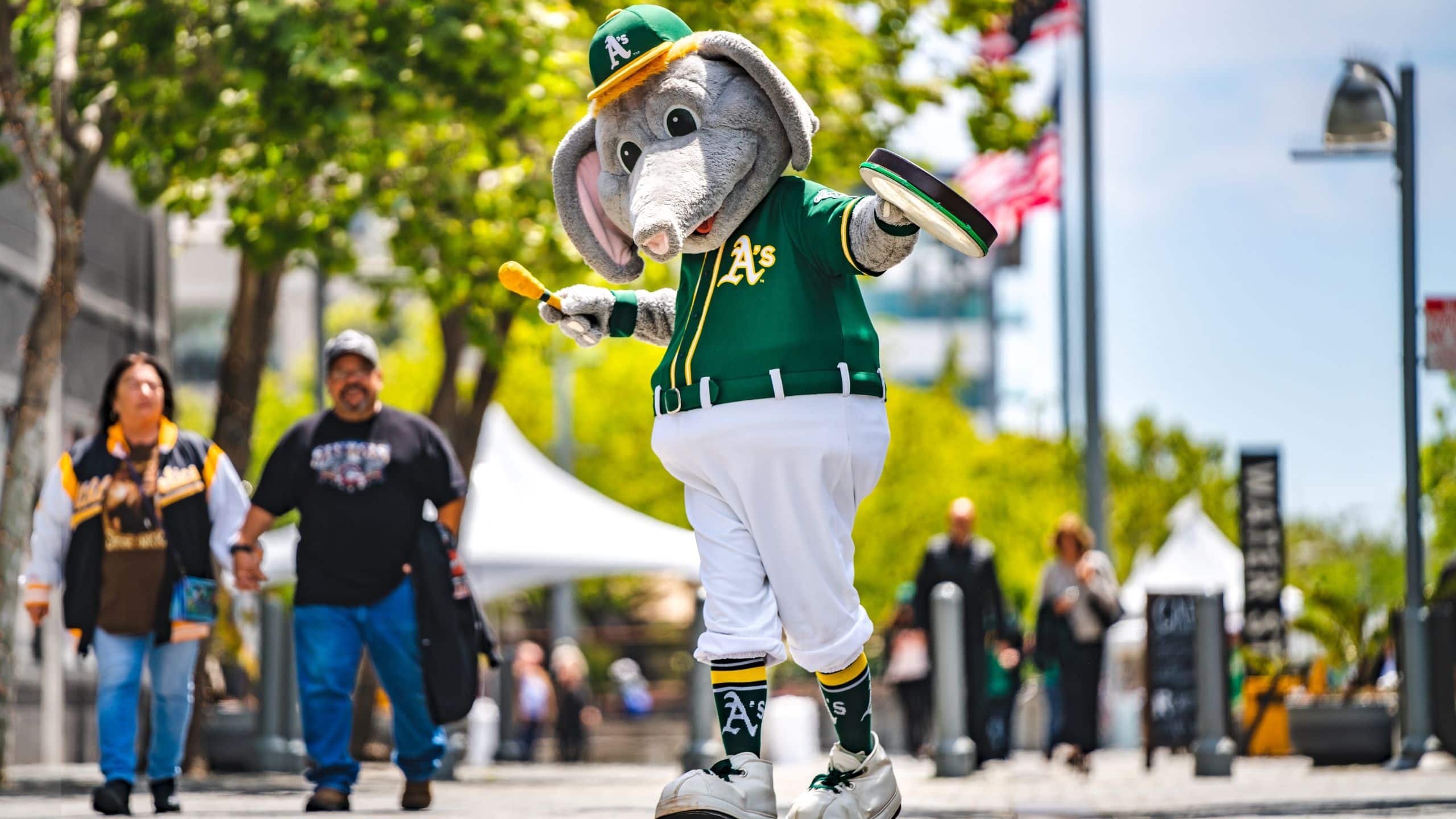 Kissel Uptown Oakland Oakland As Stadium