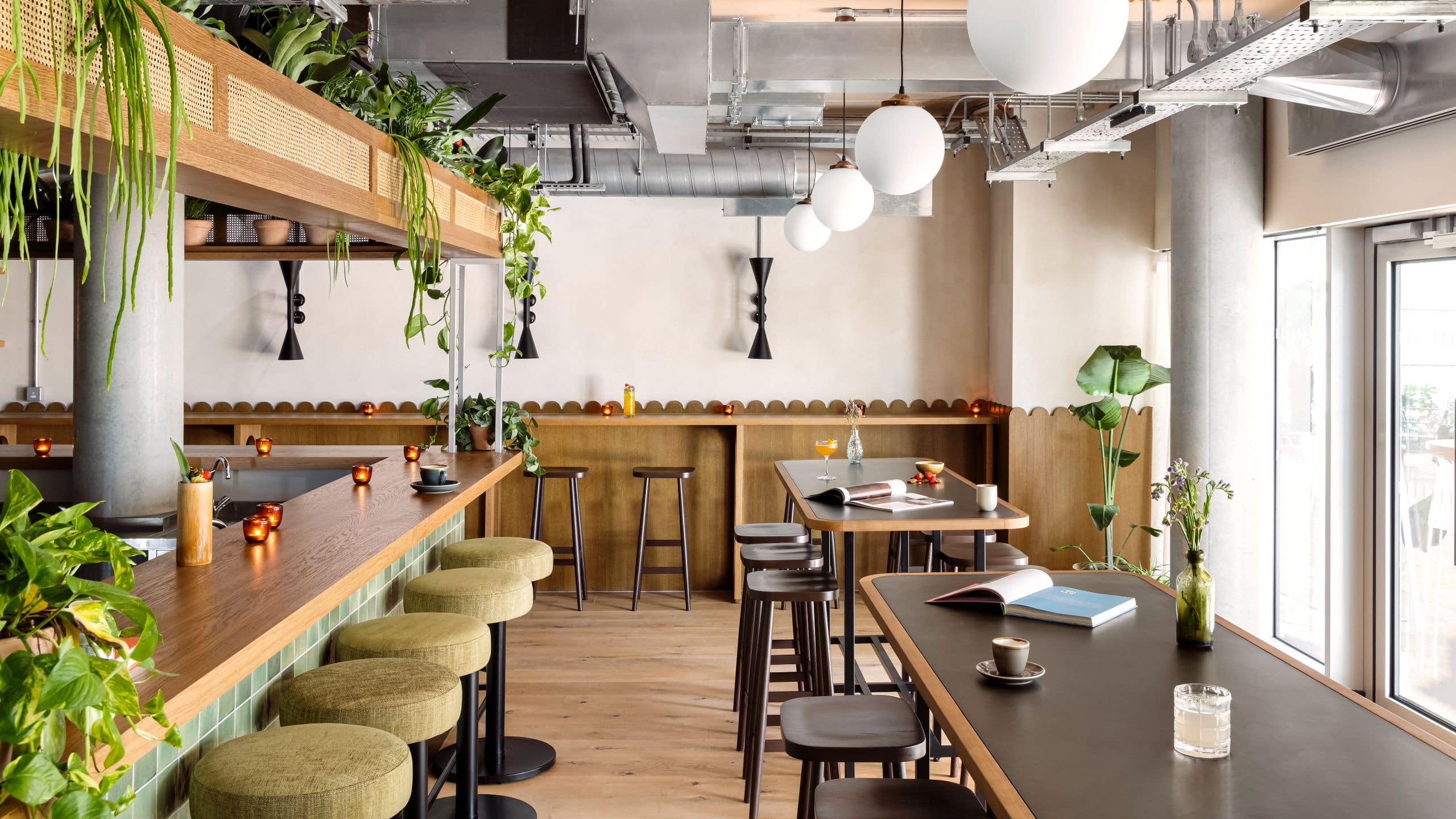 Hyatt Centric Cambridge Dutch Bar