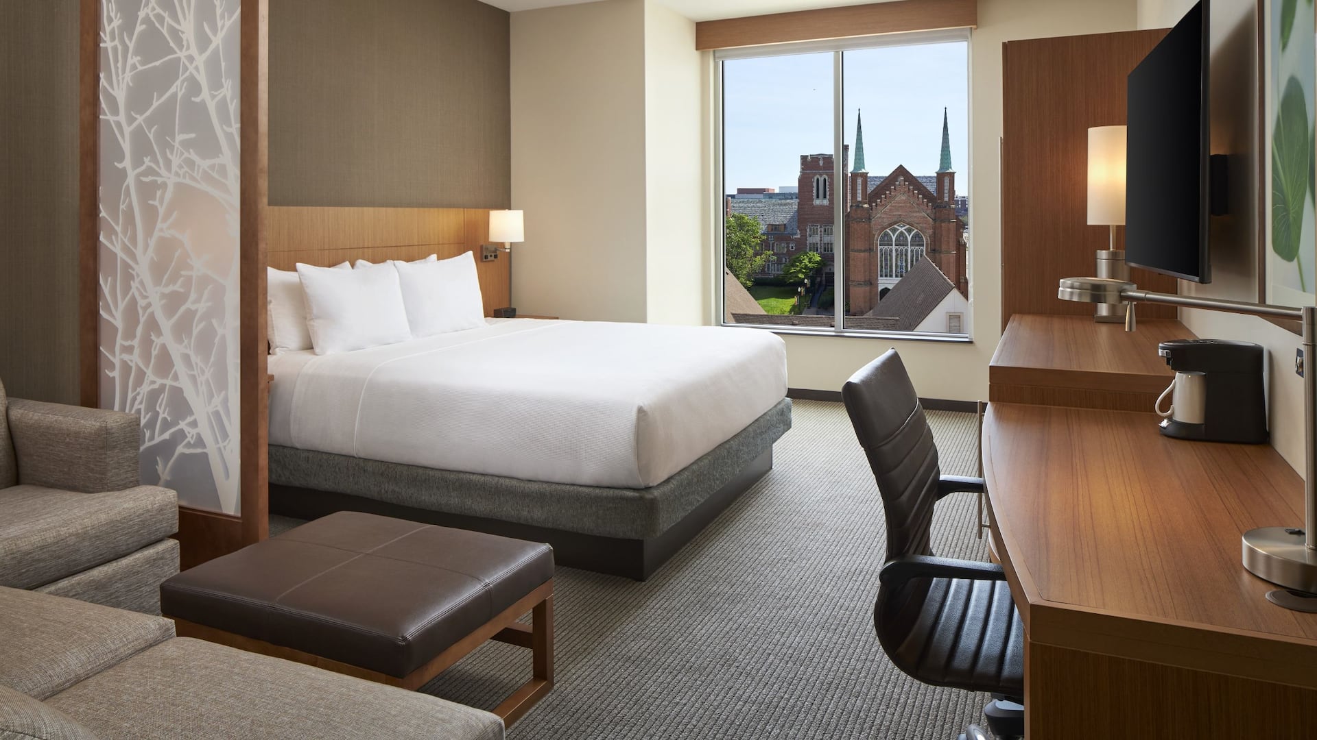 Hyatt Place Evansville / Downtown King Guestroom