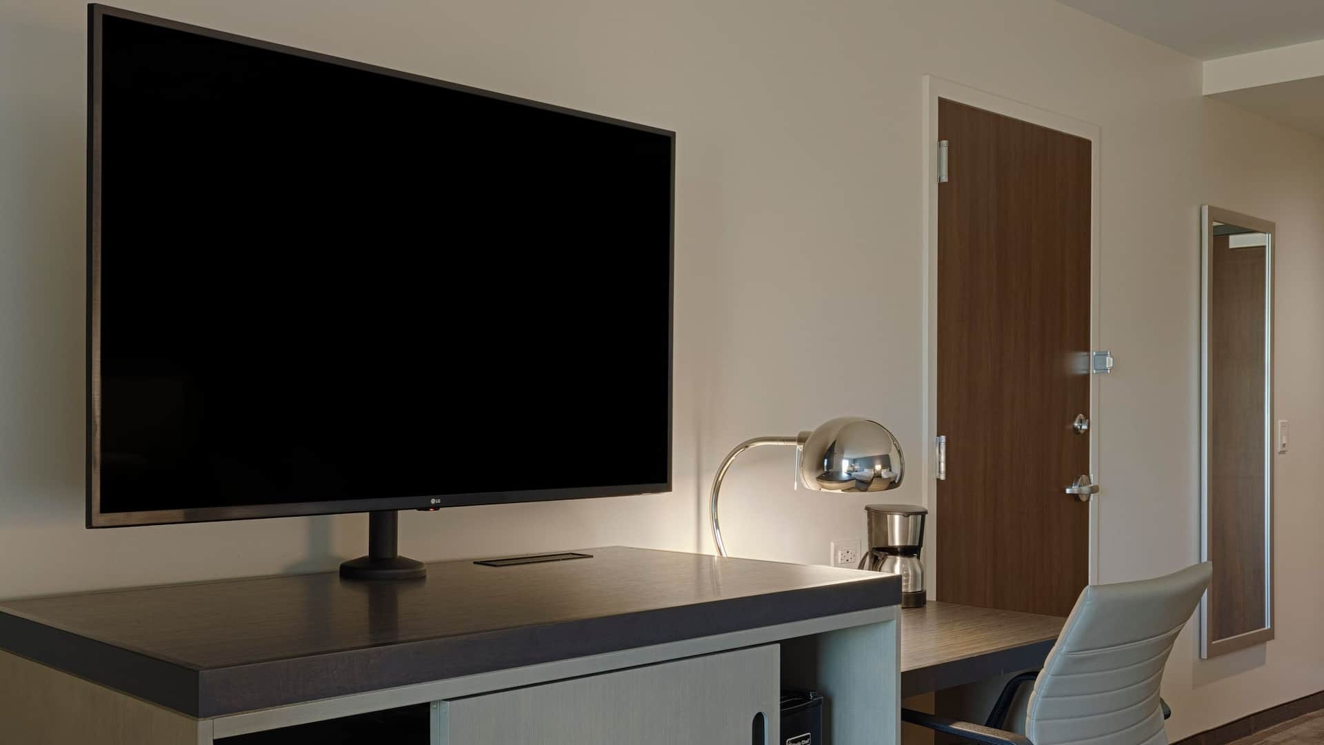 Hyatt House Columbus OSU / Short – North Cmhxo Den Dbl Queen Desk Tv Stand