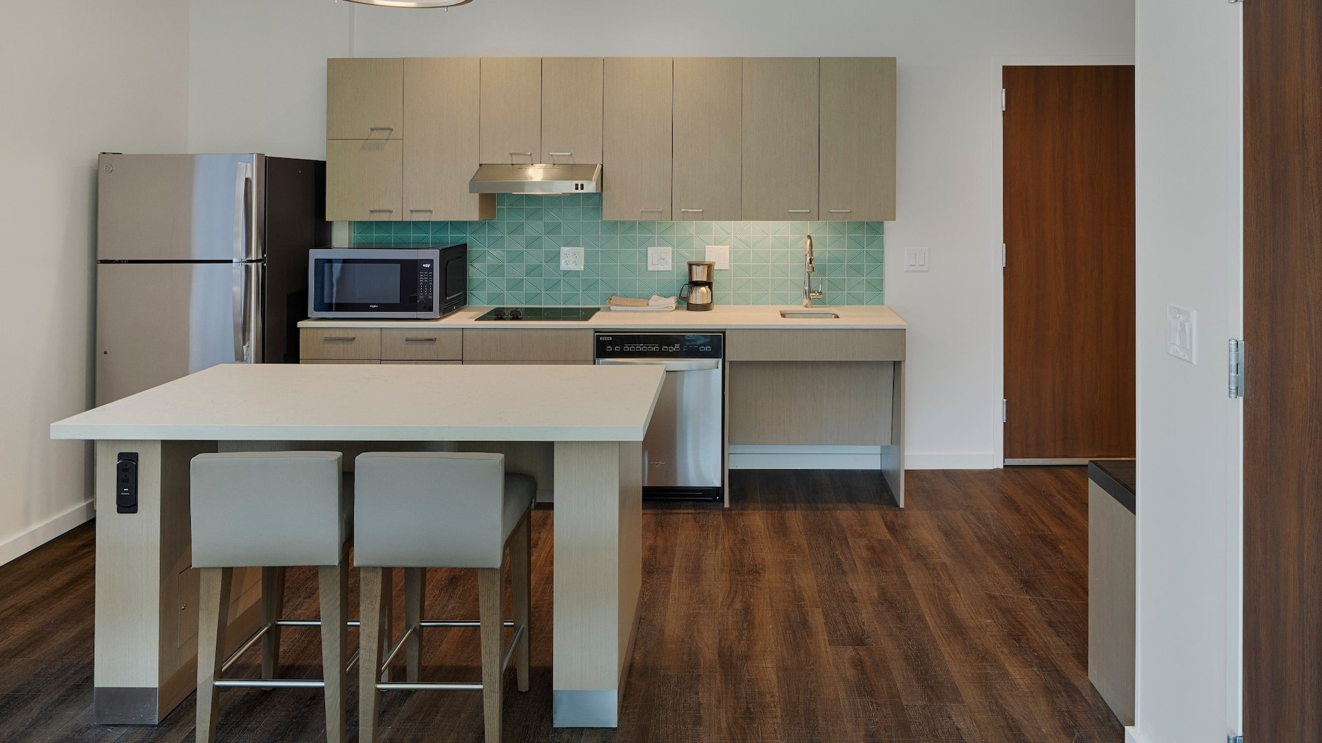 第 2，共 4  Ada One Bedroom Suite Kitchen