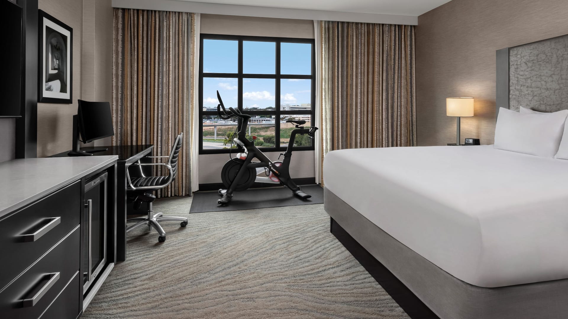 Hyatt Regency La Jolla at Aventine Guestroom Fitness Setup