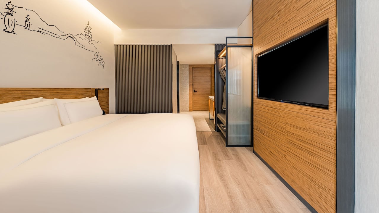 UrCove Hangzhou Riverside CBD Executive King Television 