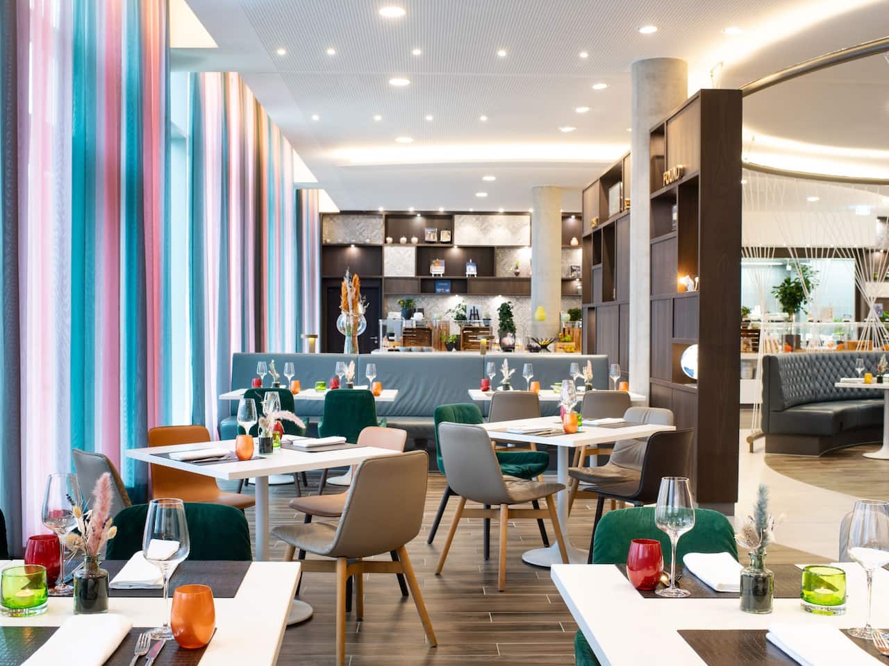 zoom restaurant glocal dining at hyatt place frankfurt airport