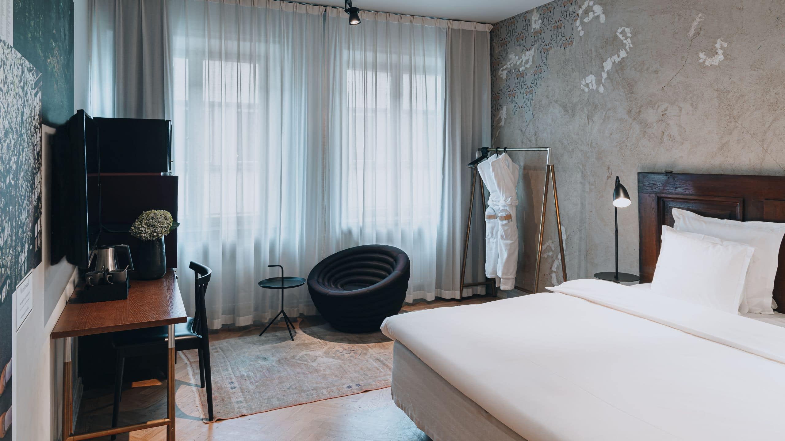 Story Hotel Riddargatan, part of JdV by Hyatt King Guestroom