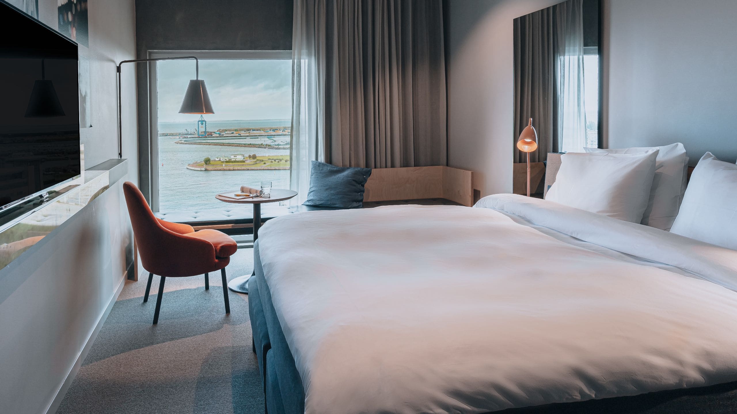 1/7 Story Hotel Studio Malmo, part of JdV by Hyatt King Guestroom Ocean View