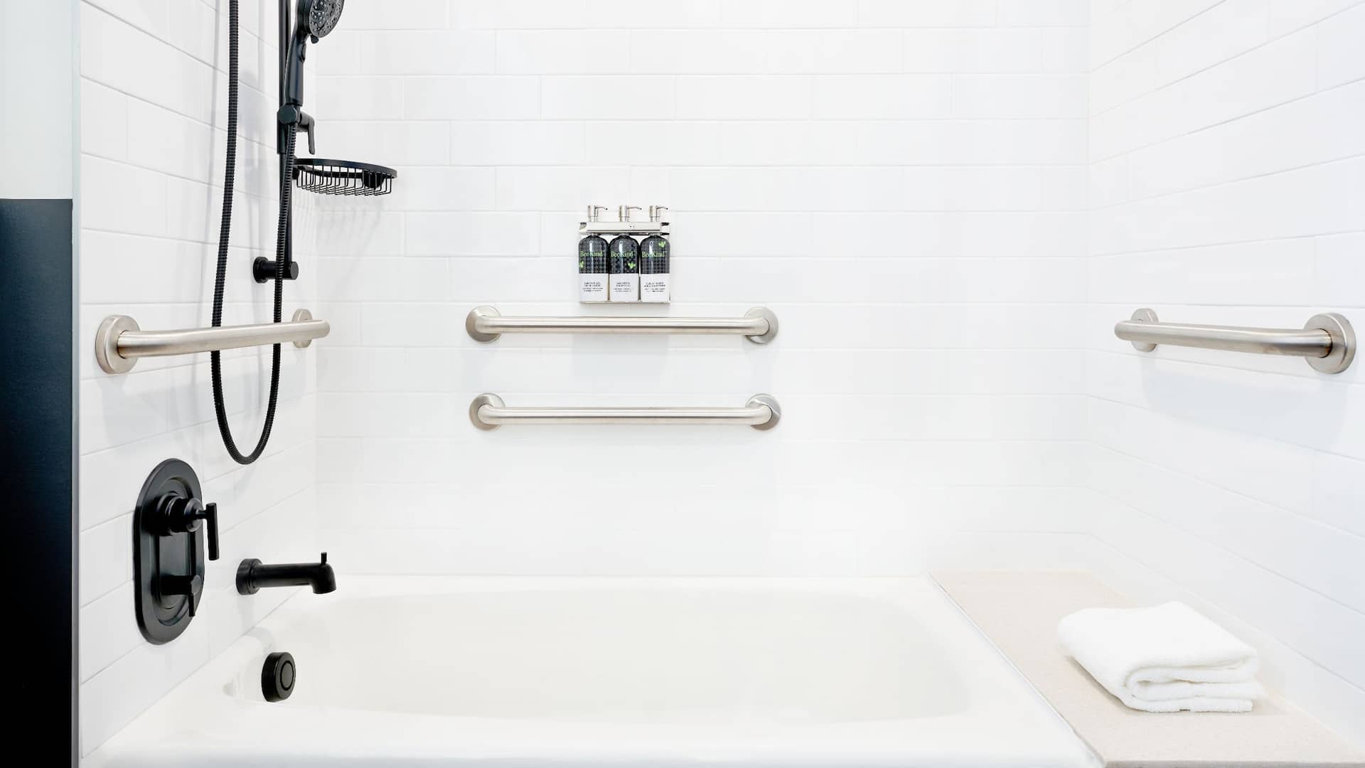 第 1，共 2 Hyatt Centric Downtown Denver ADA Bathroom Tub