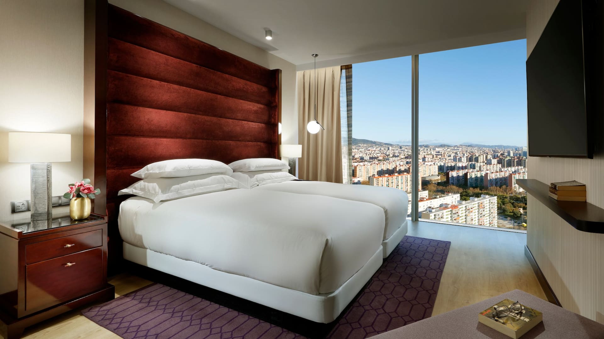 Hyatt Regency Barcelona Tower Executive Suite Two Twin Bedroom